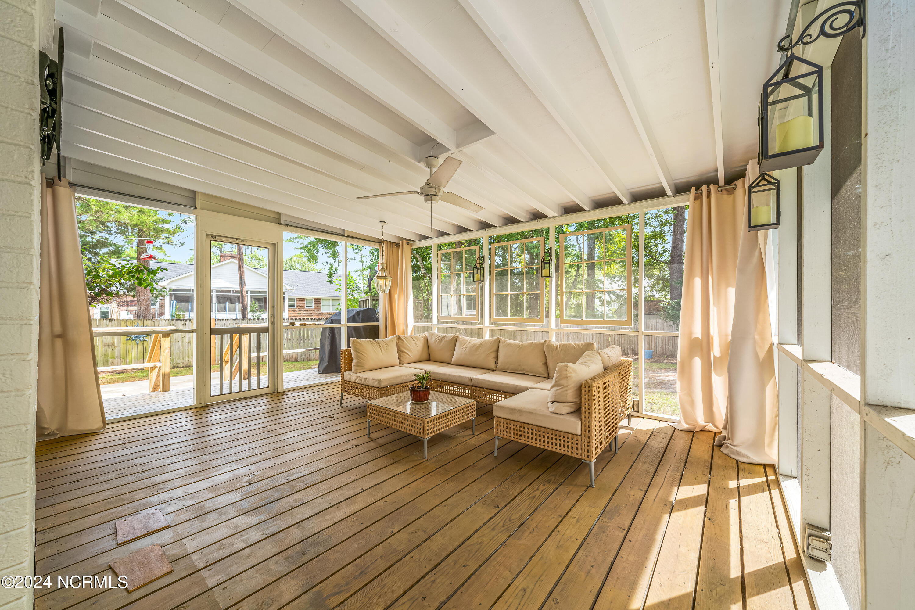 318 W Blackbeard Road