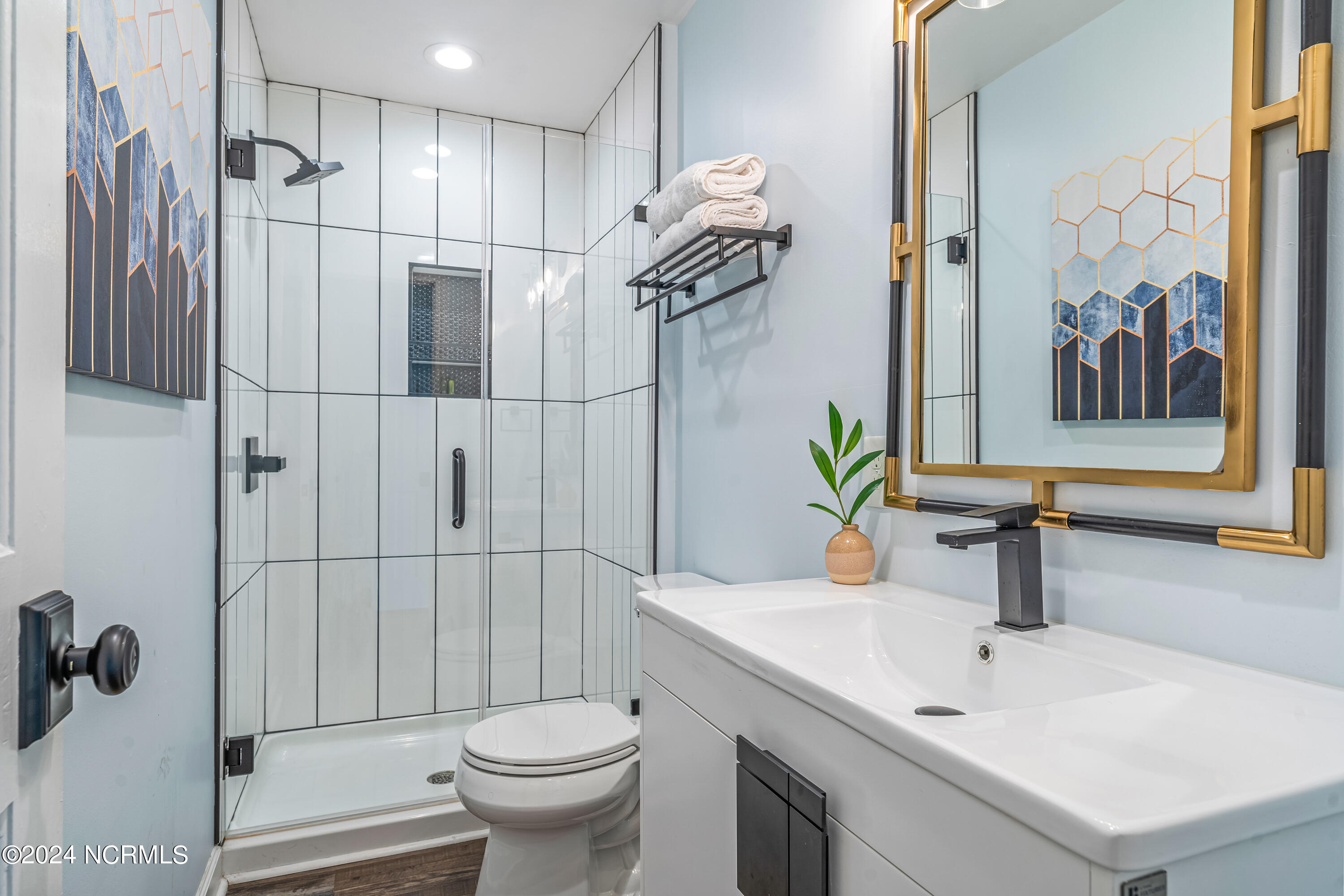 318 W Blackbeard Road