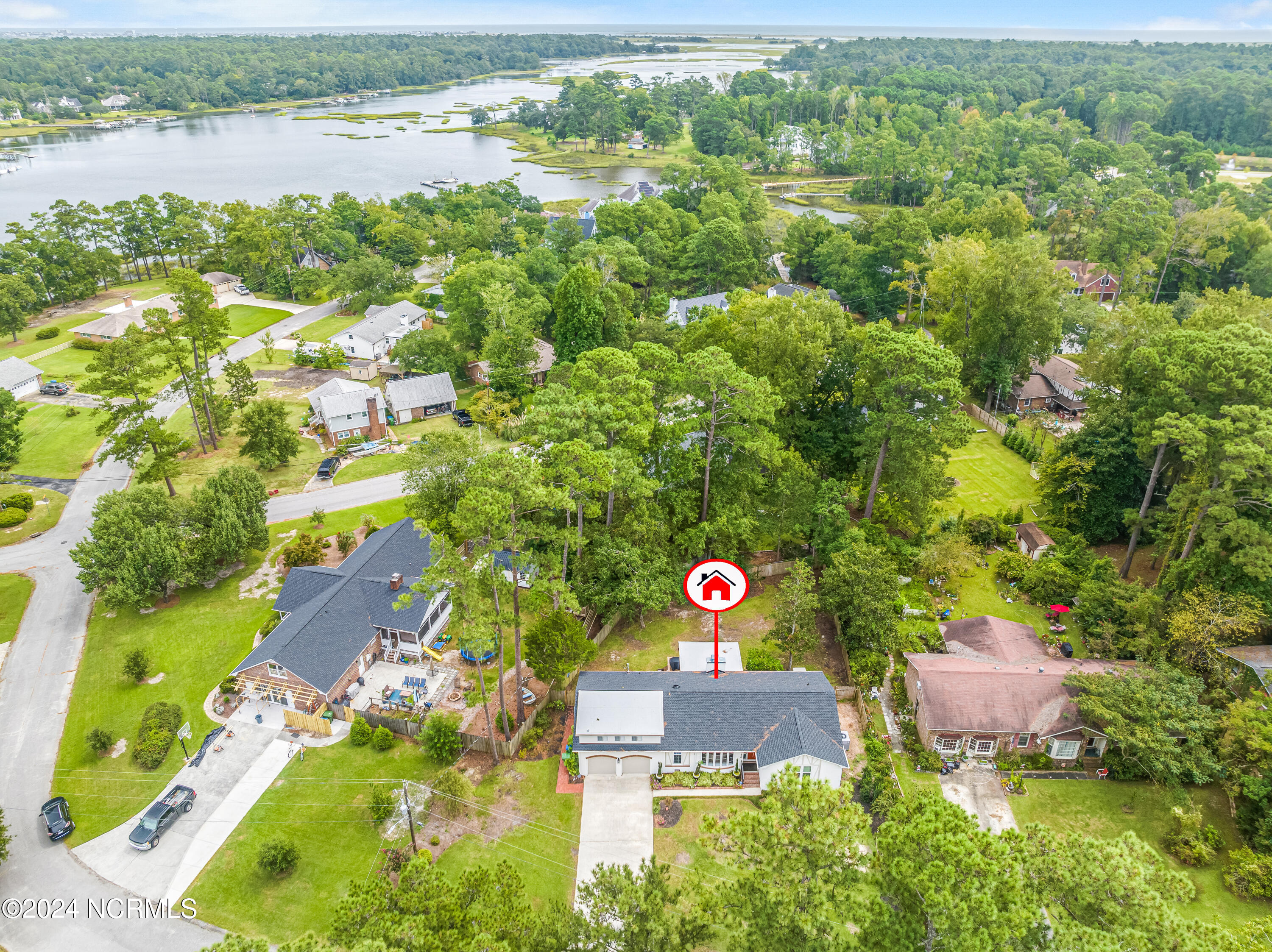 318 W Blackbeard Road