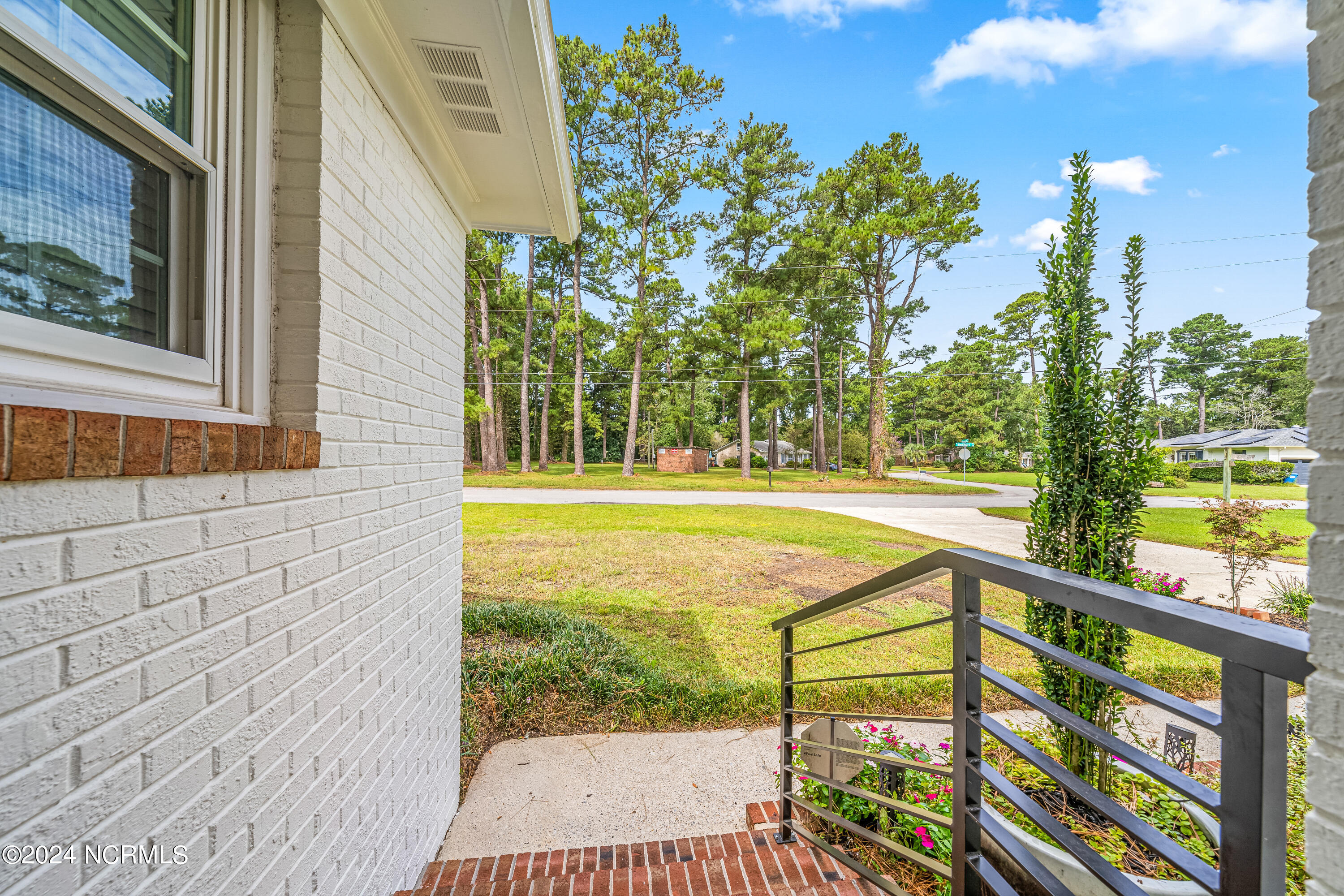 318 W Blackbeard Road