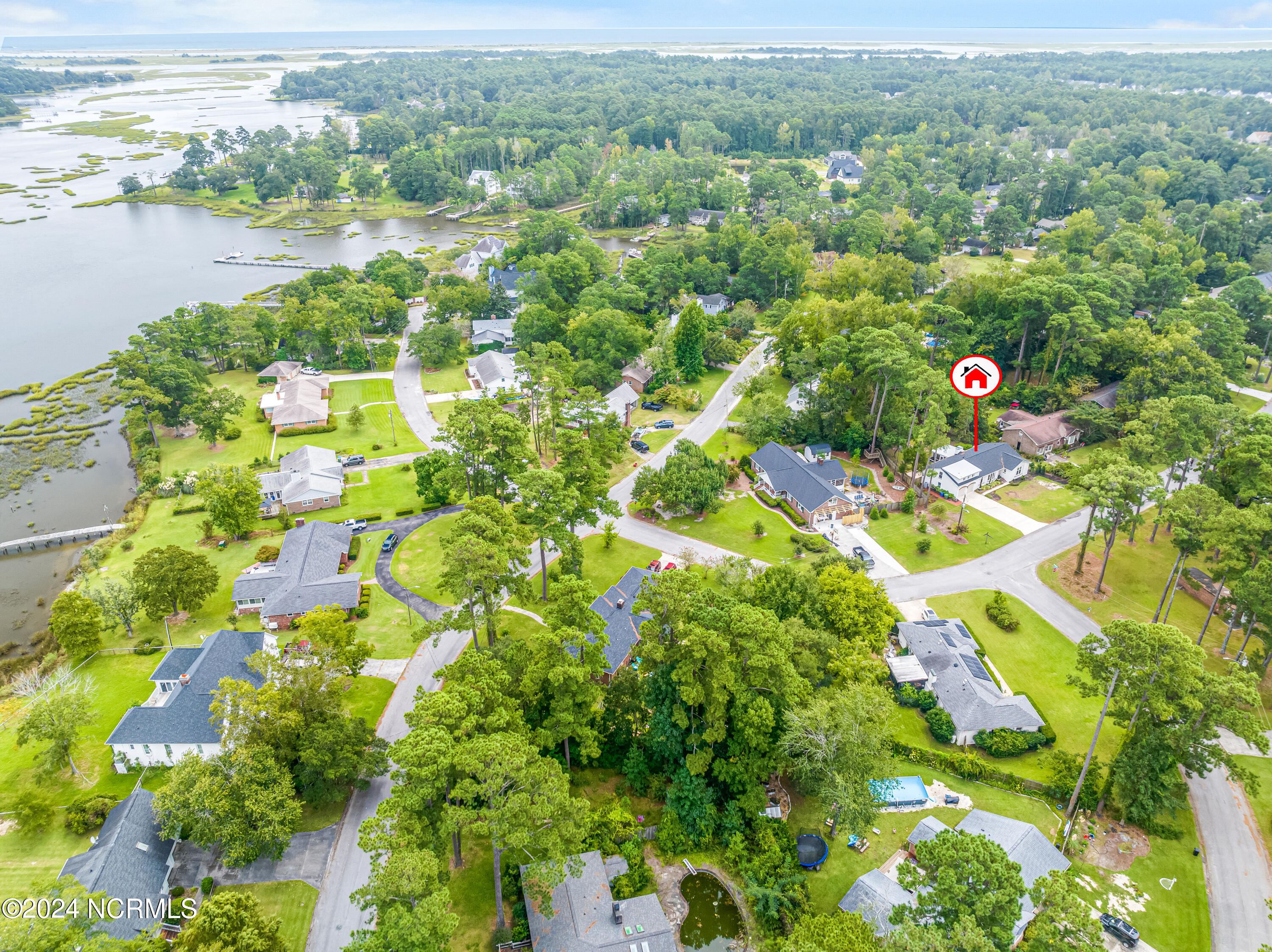318 W Blackbeard Road