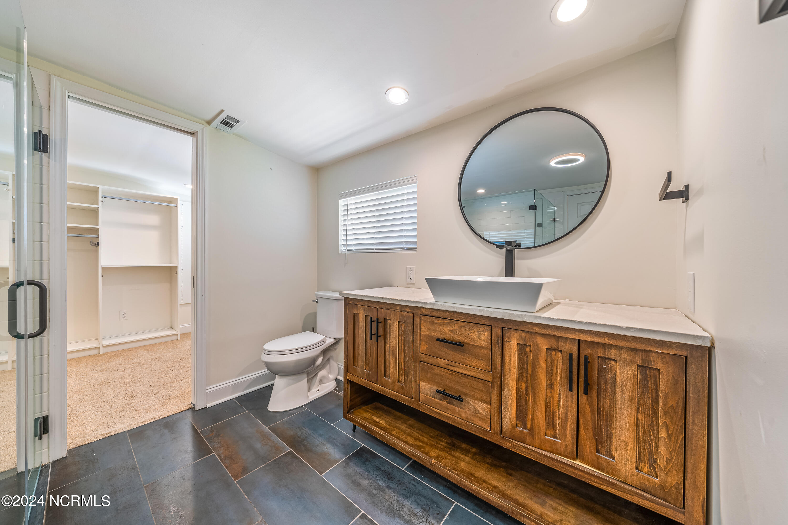 318 W Blackbeard Road