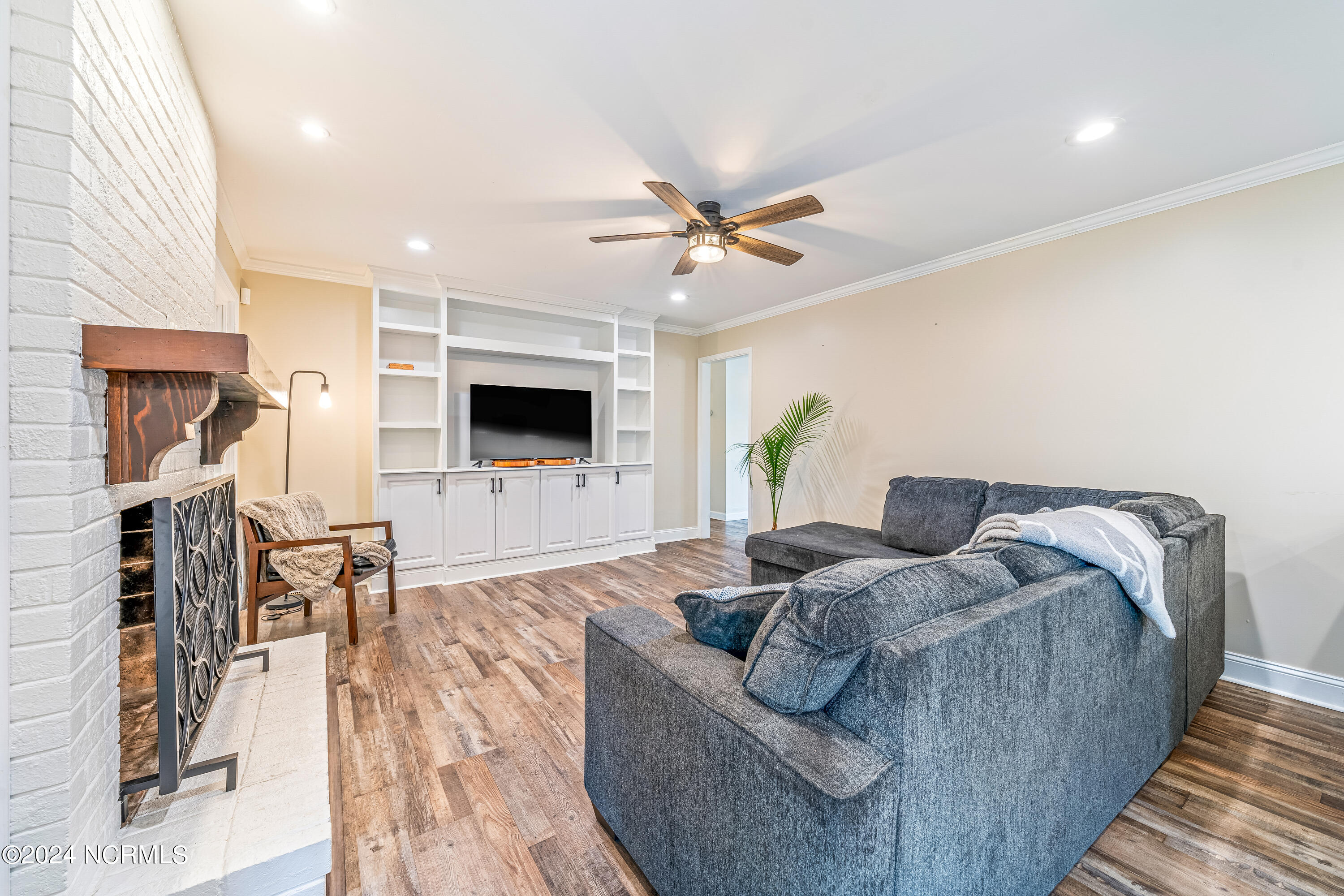 318 W Blackbeard Road