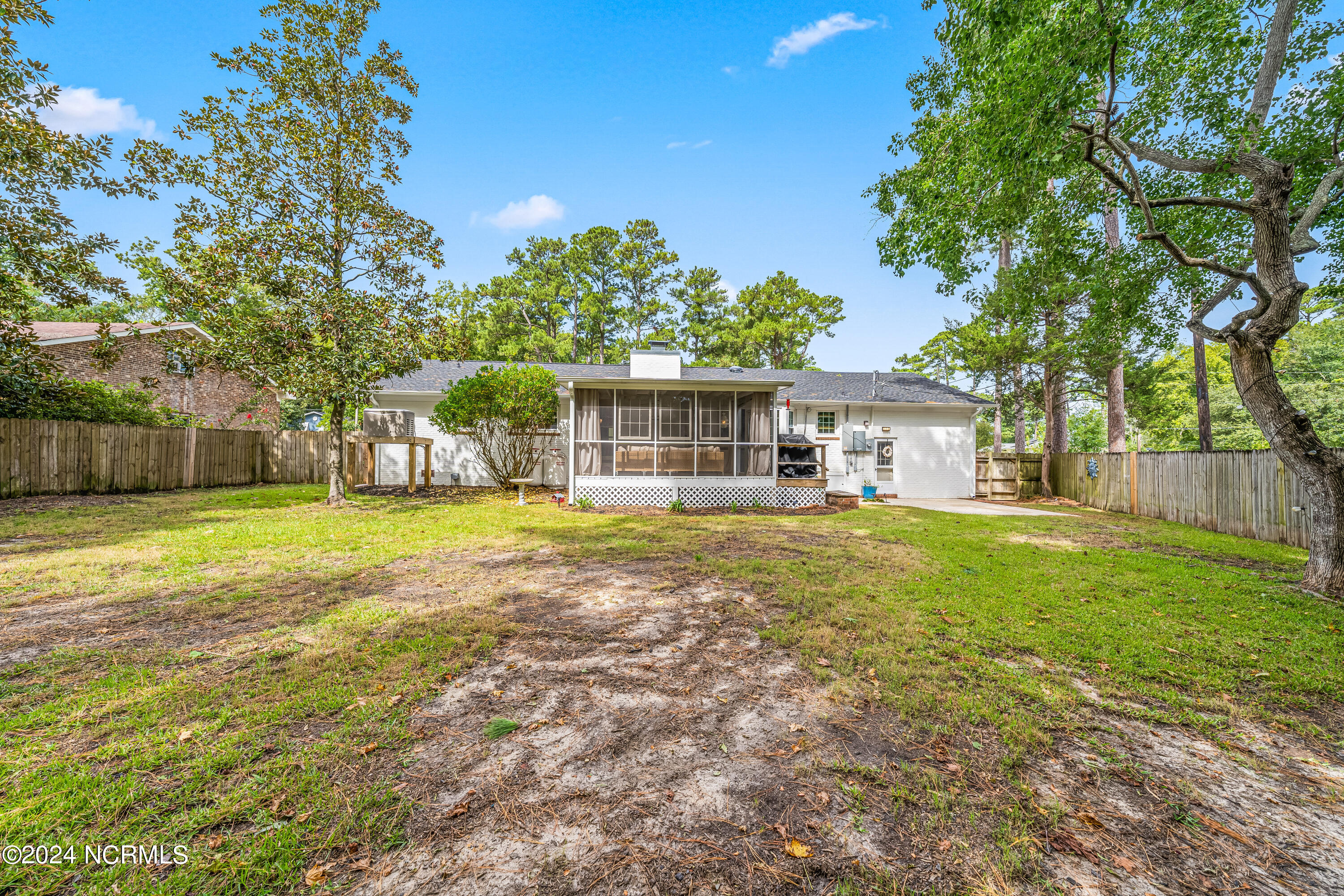 318 W Blackbeard Road