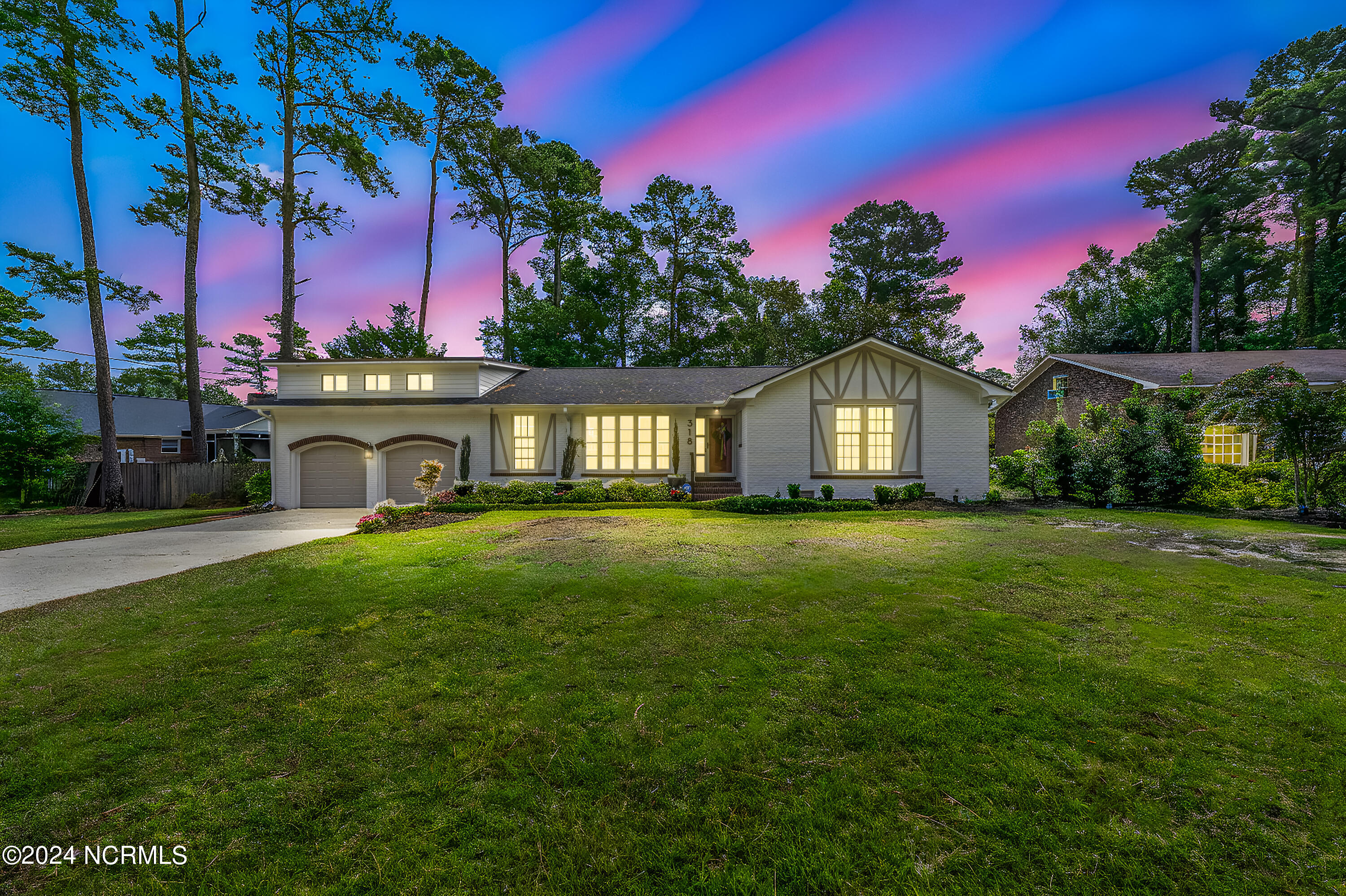 318 W Blackbeard Road