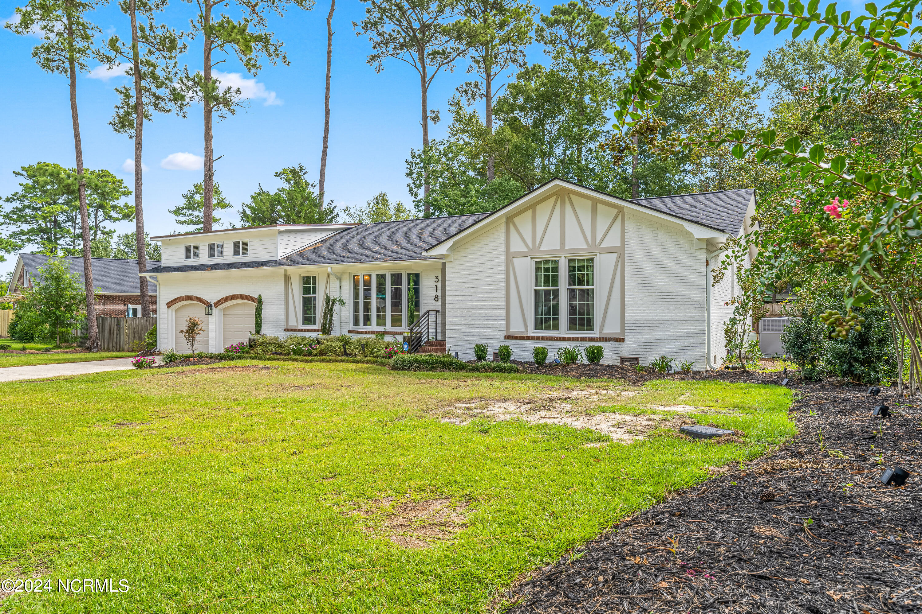 318 W Blackbeard Road