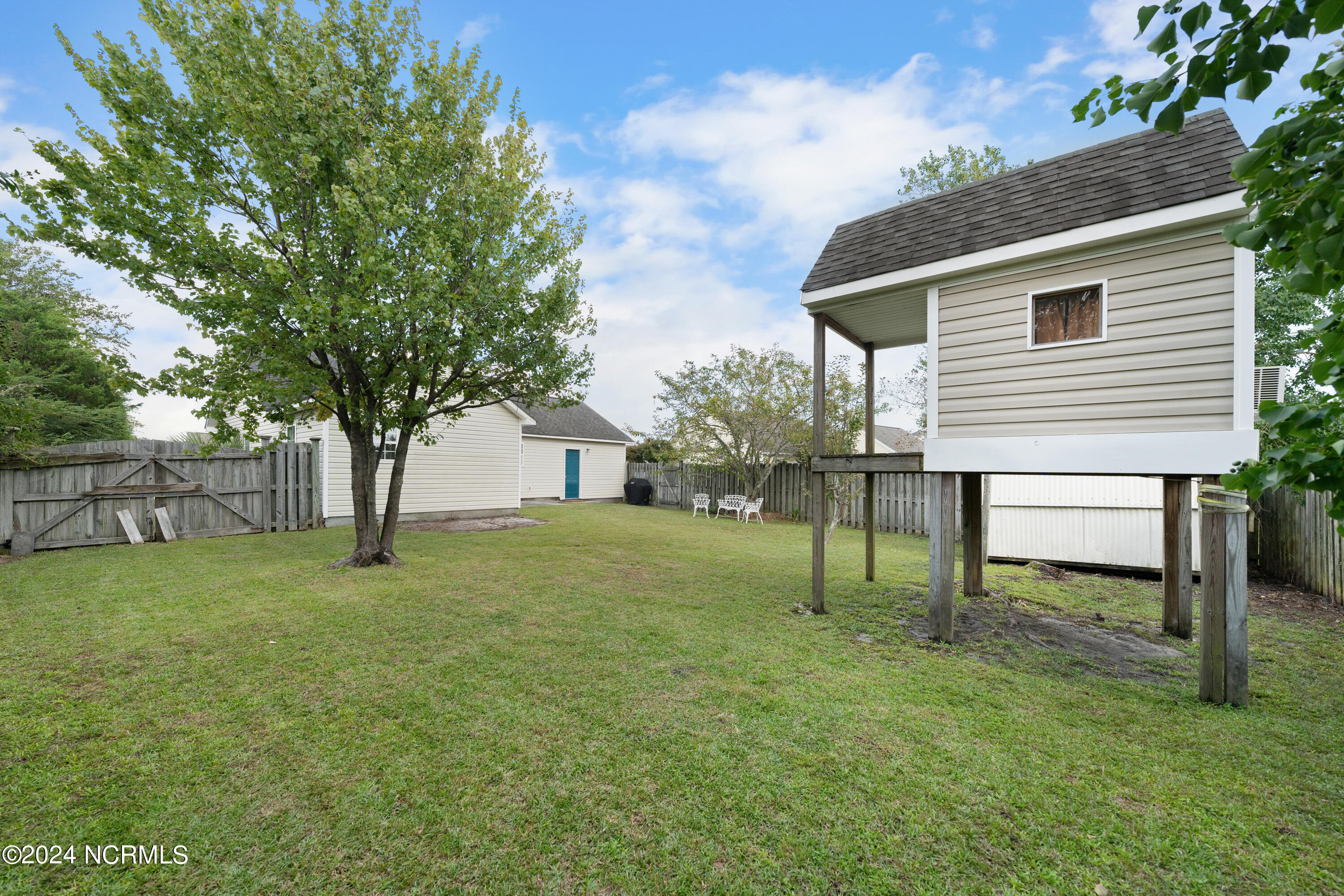 2612 Bradfield Court