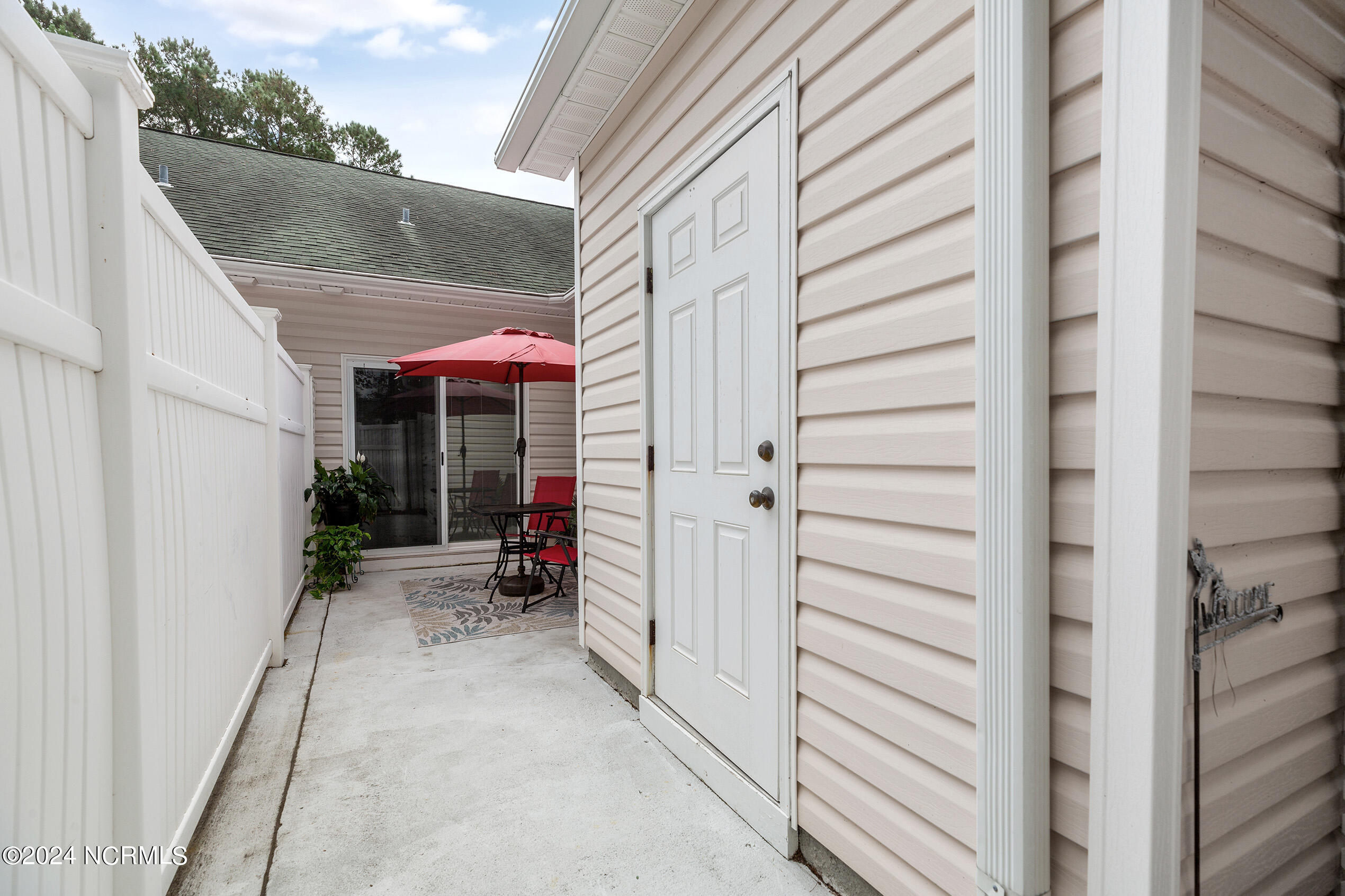 1545 Honeybee Lane