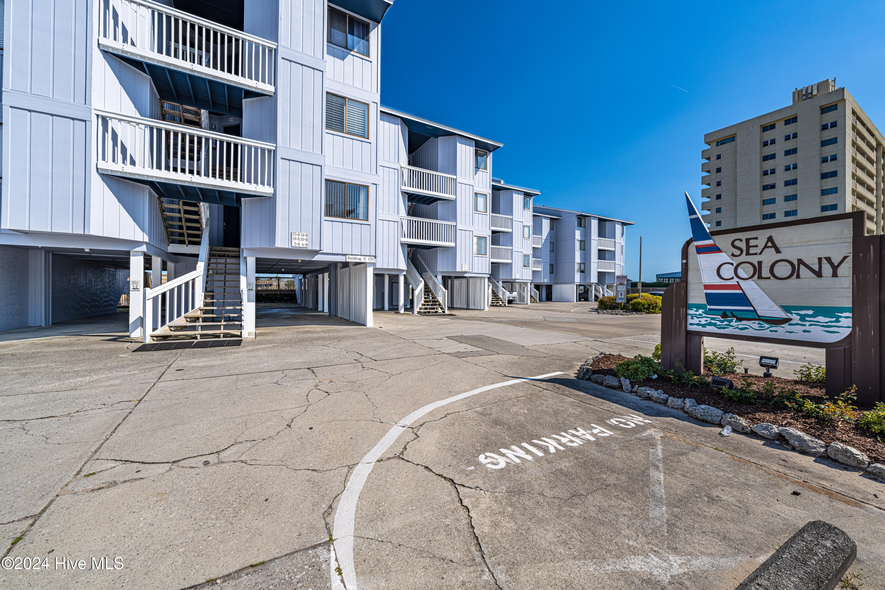 1311 S Lake Park Boulevard, Unit 42b
