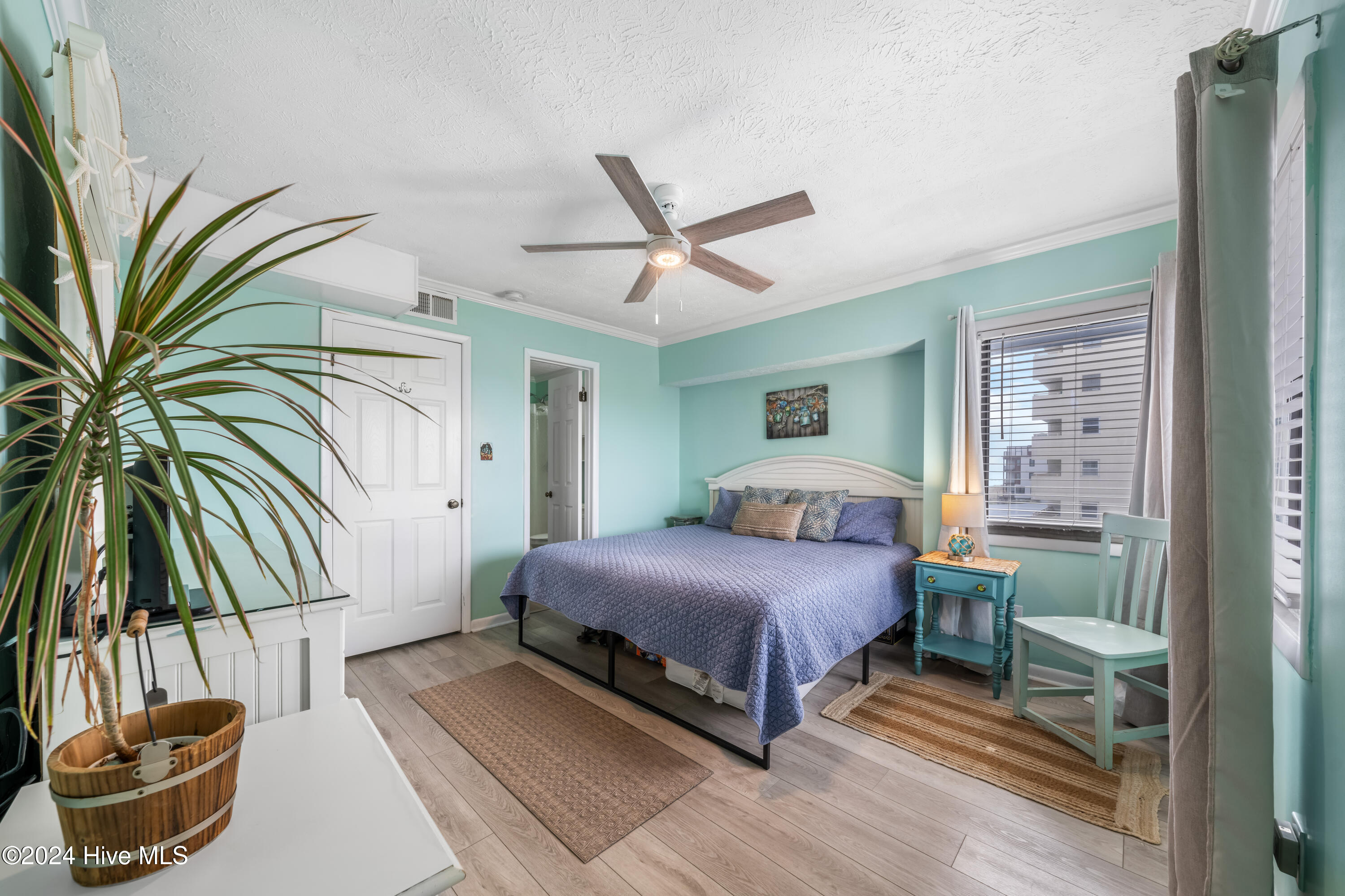 1311 S Lake Park Boulevard, Unit 42b