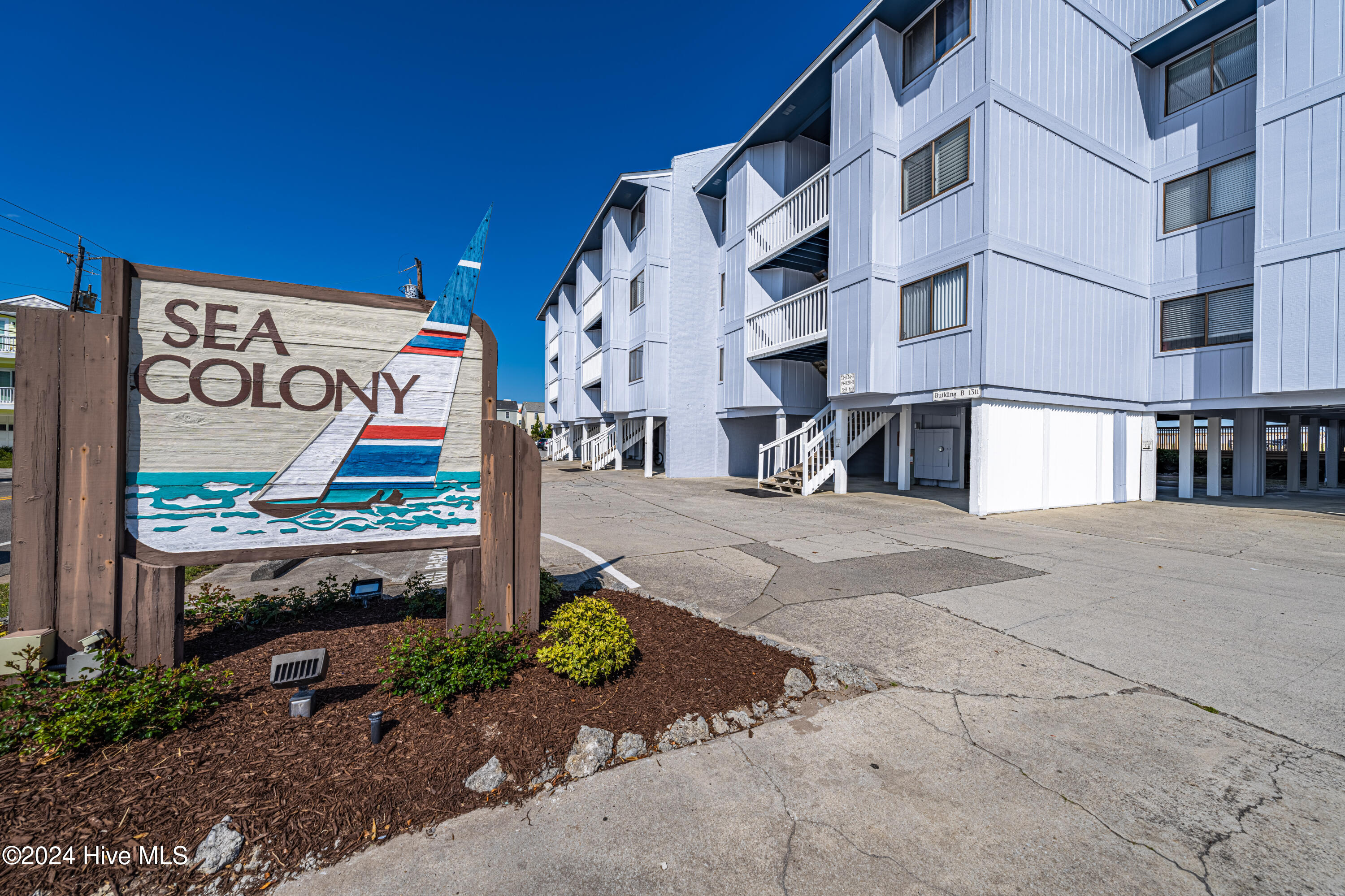 1311 S Lake Park Boulevard, Unit 42b