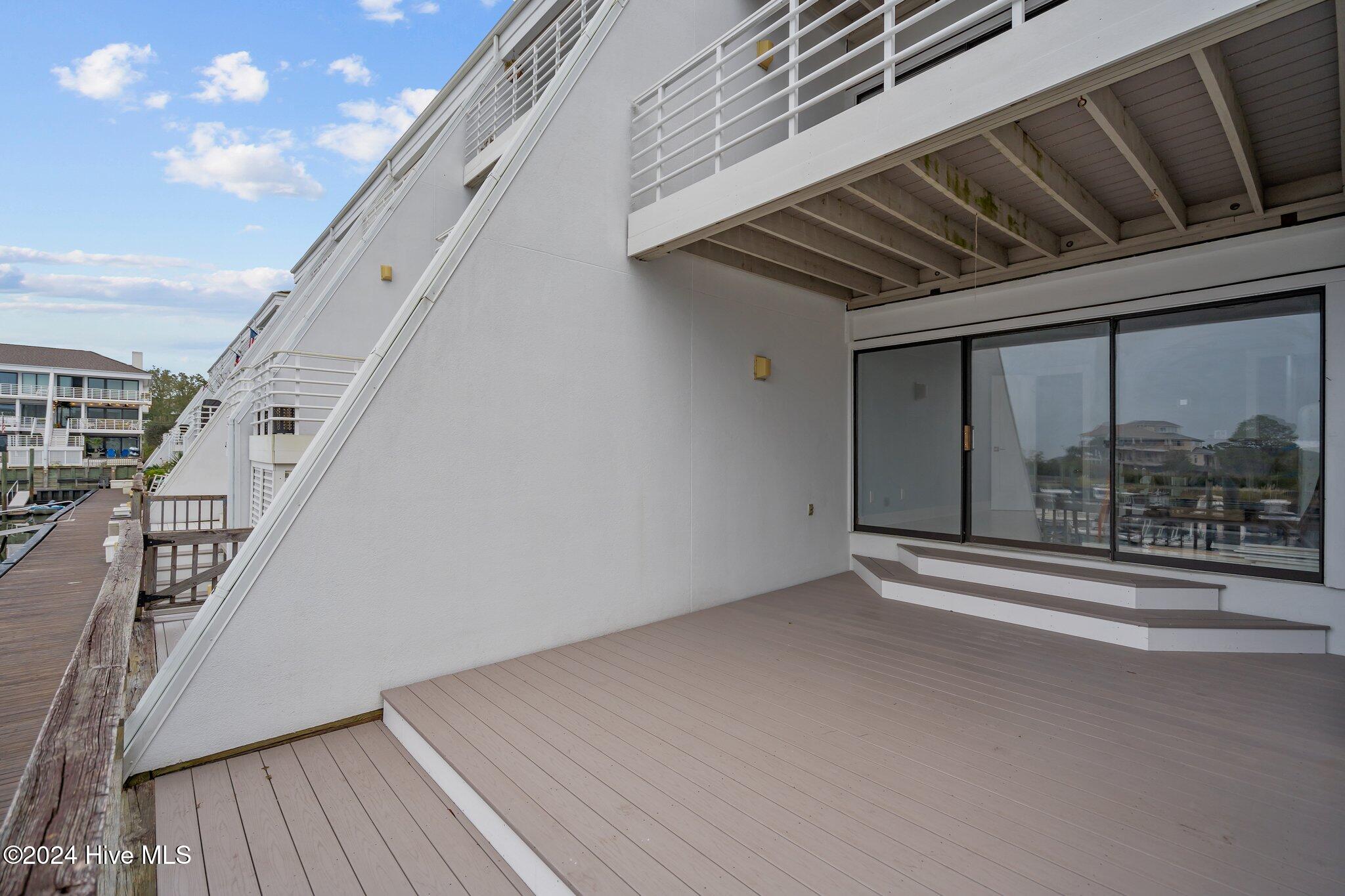 5403 Marina Club Drive