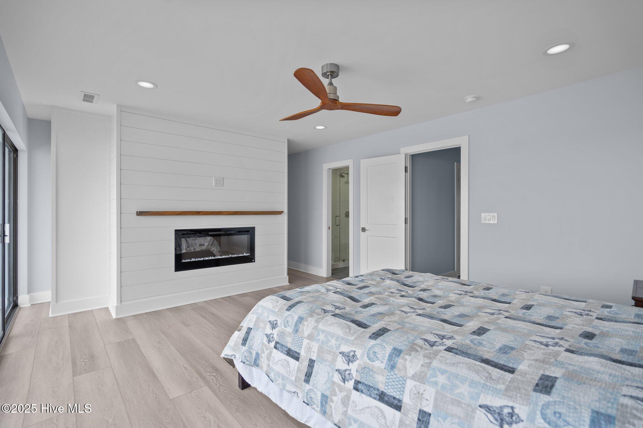 5403 Marina Club Drive