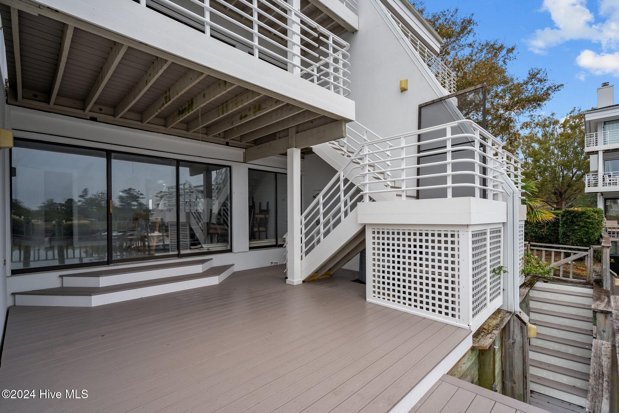 5403 Marina Club Drive