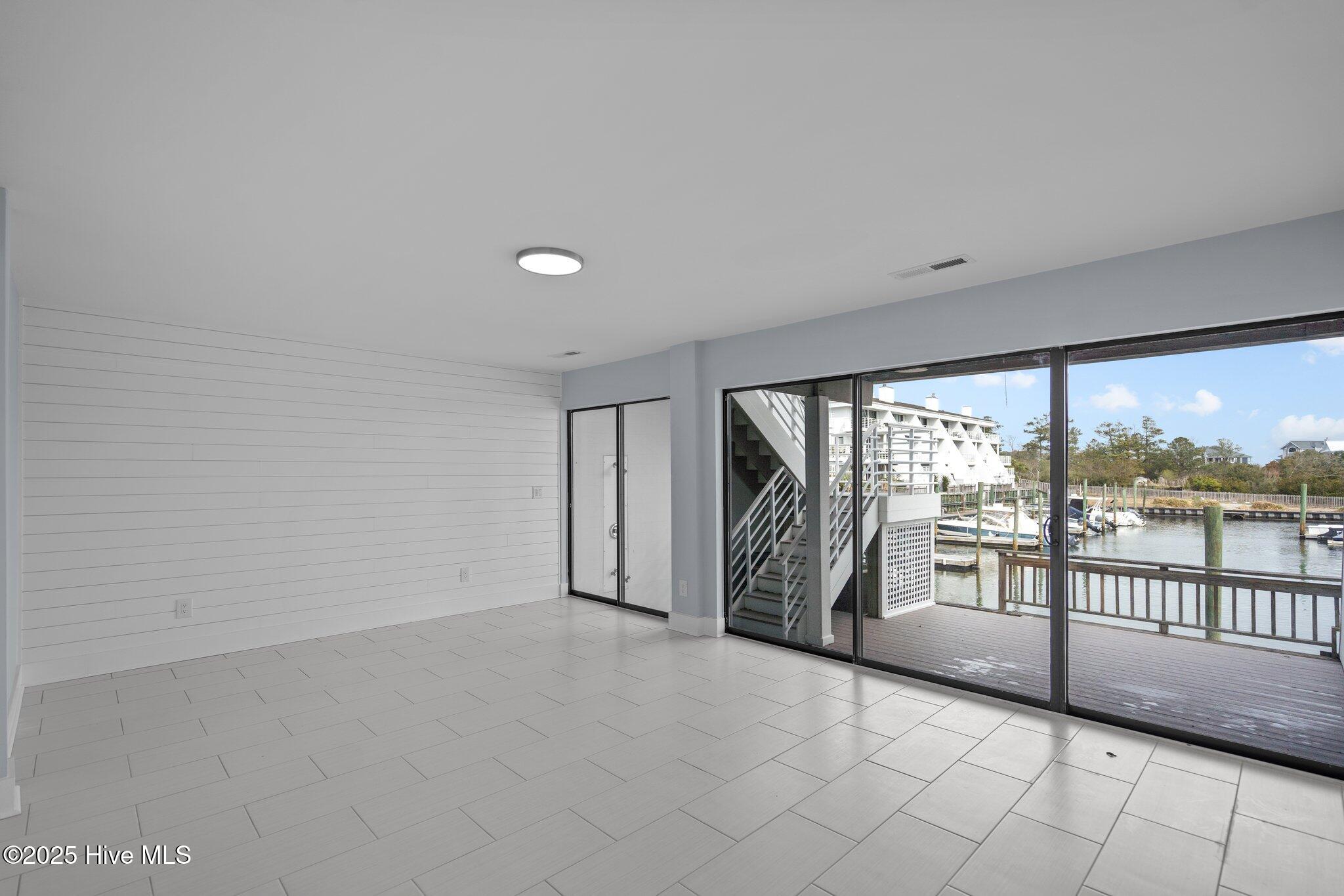 5403 Marina Club Drive