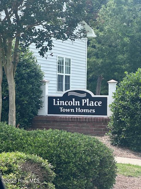 104 Lincoln Place Circle