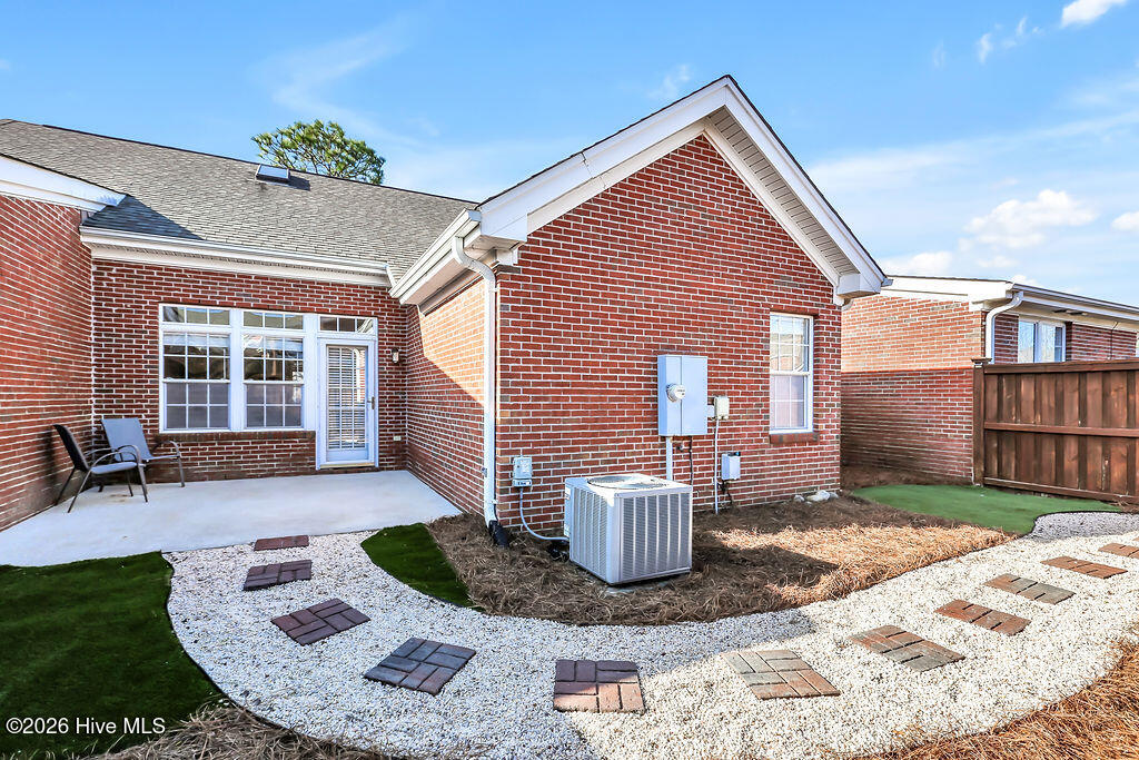 909 Shelton Court