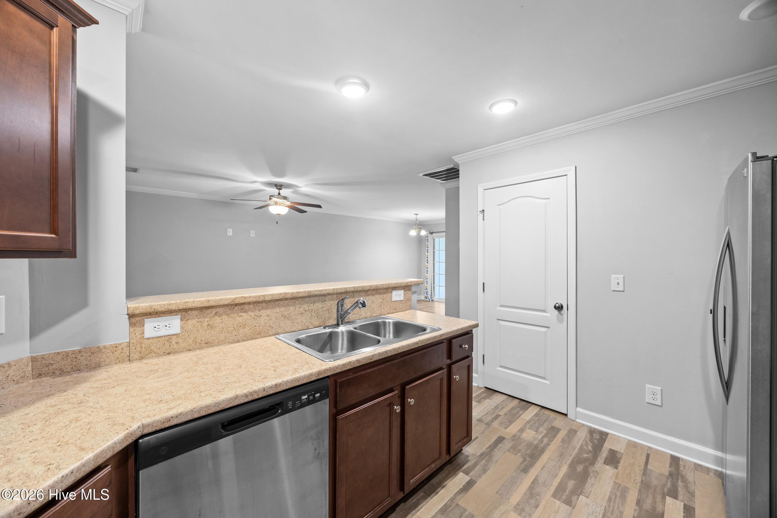 1109 Bridgeport Way