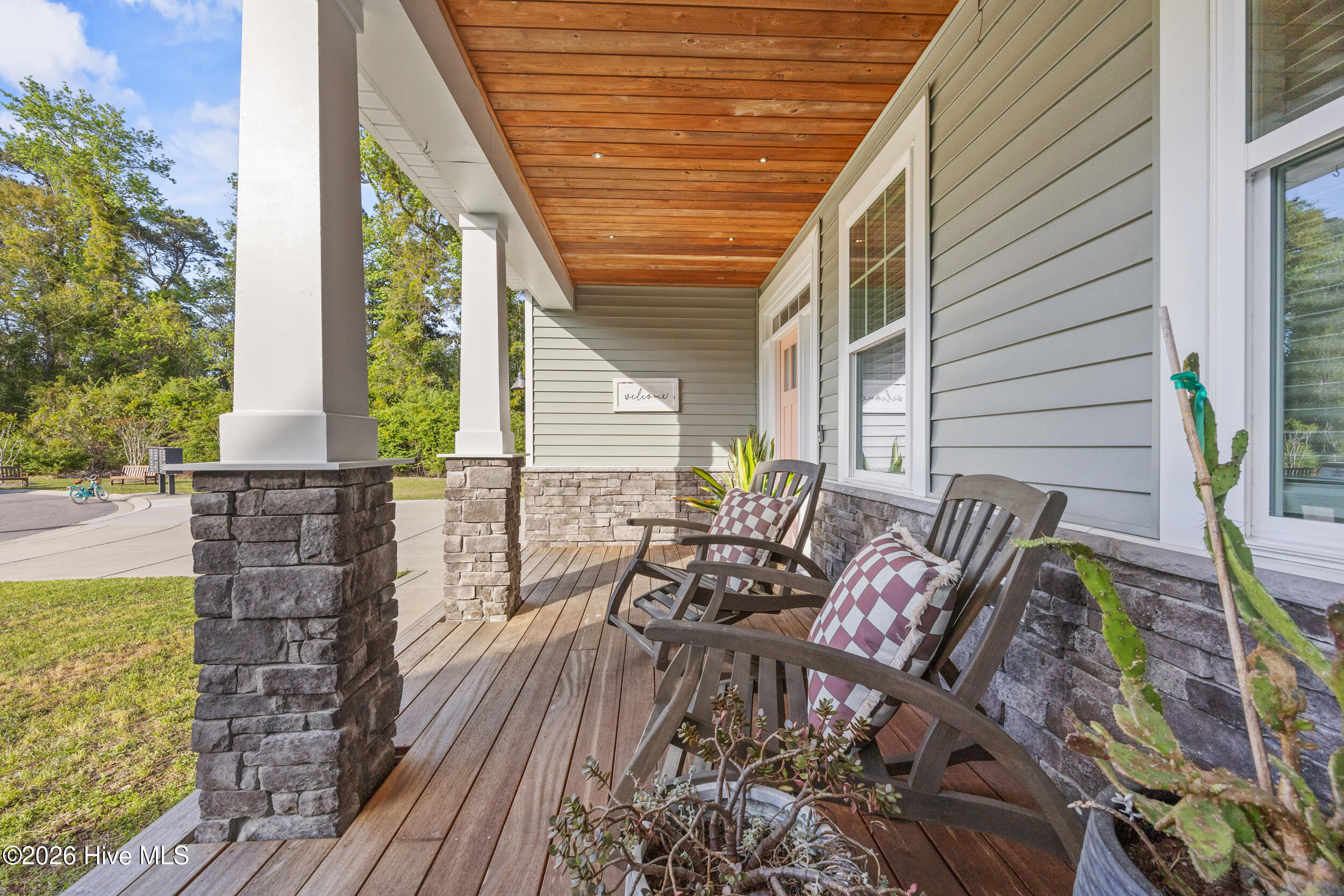 448 Middle Grove Lane