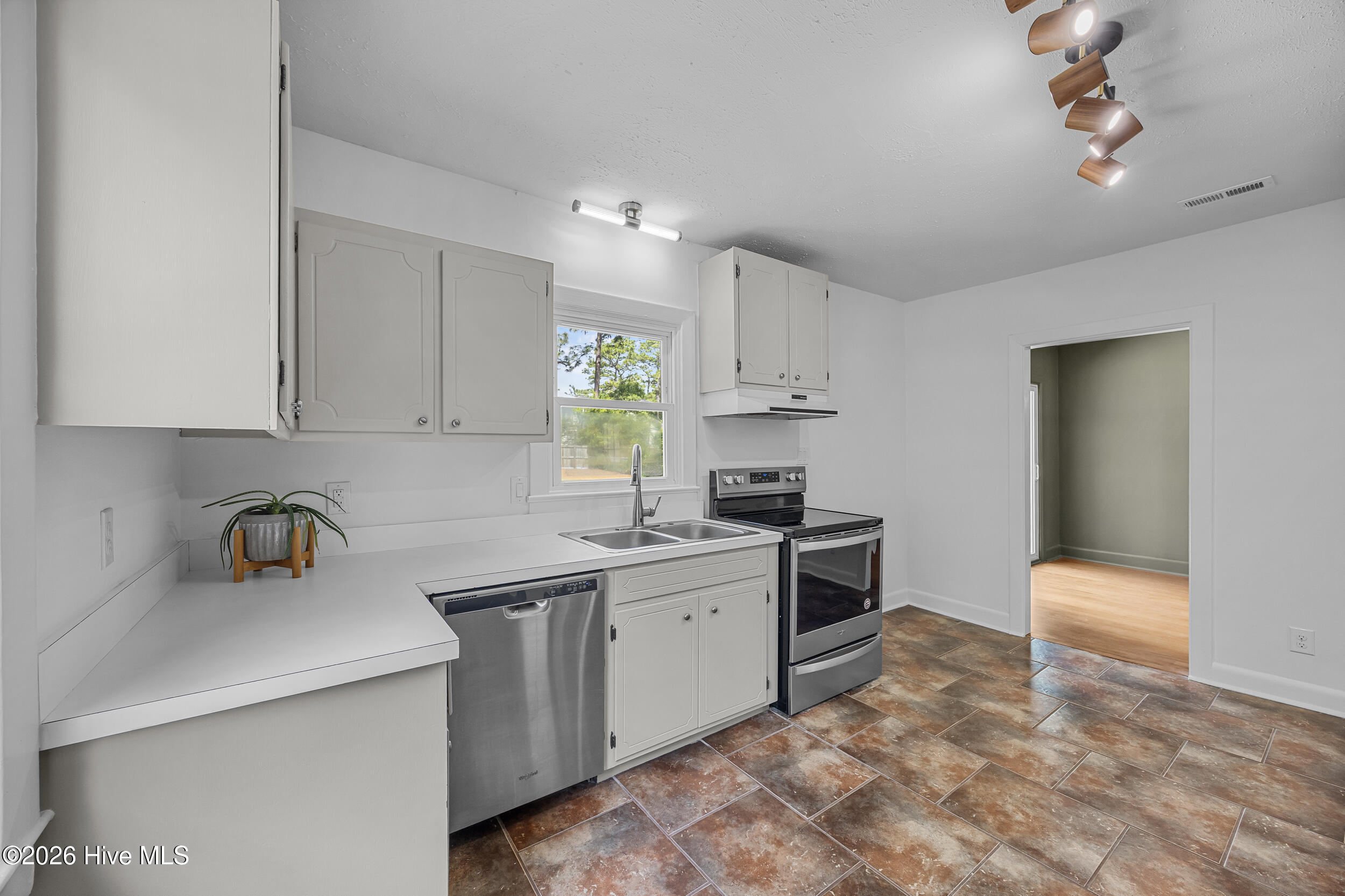 227 Dixie Avenue
