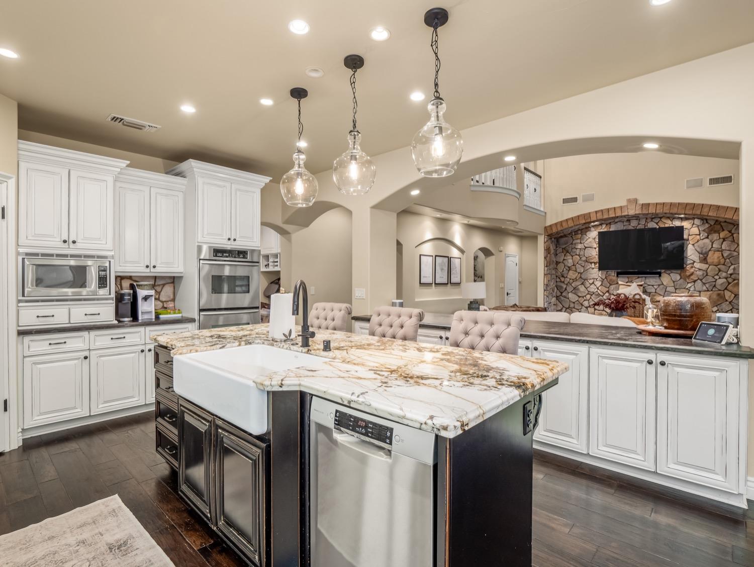 10764 N Baird Avenue