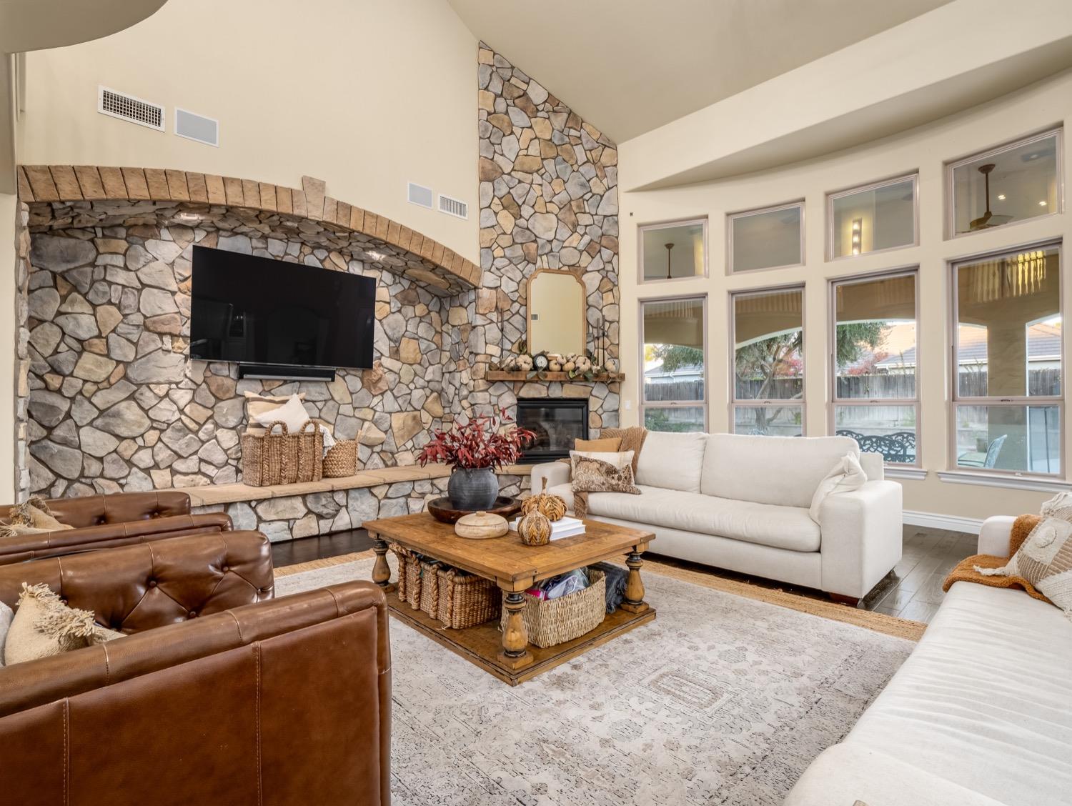 10764 N Baird Avenue