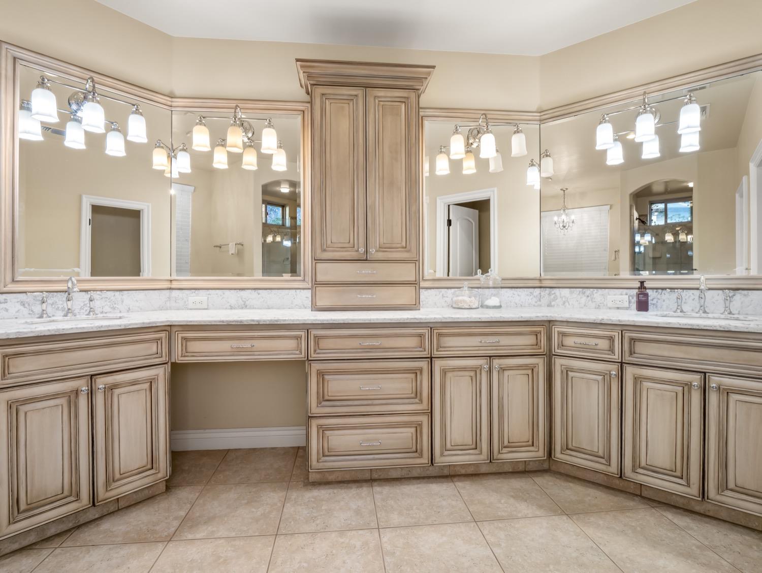 10764 N Baird Avenue