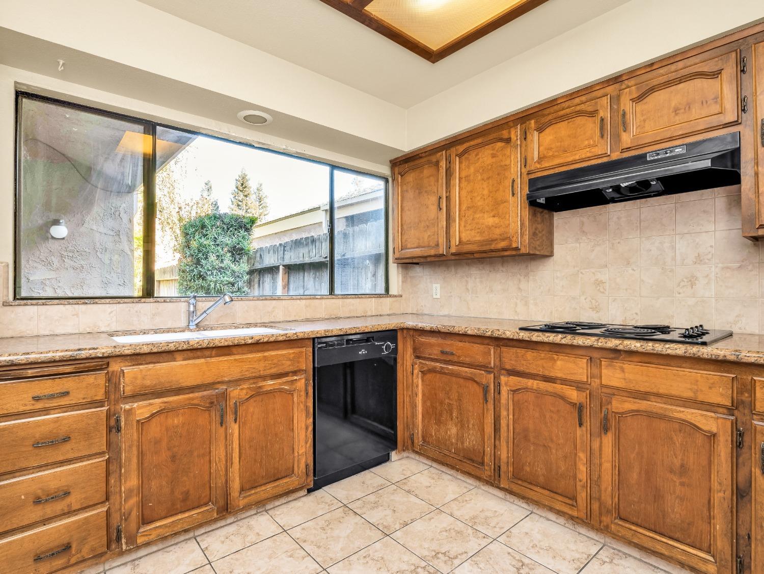 6141 N West Avenue # 126