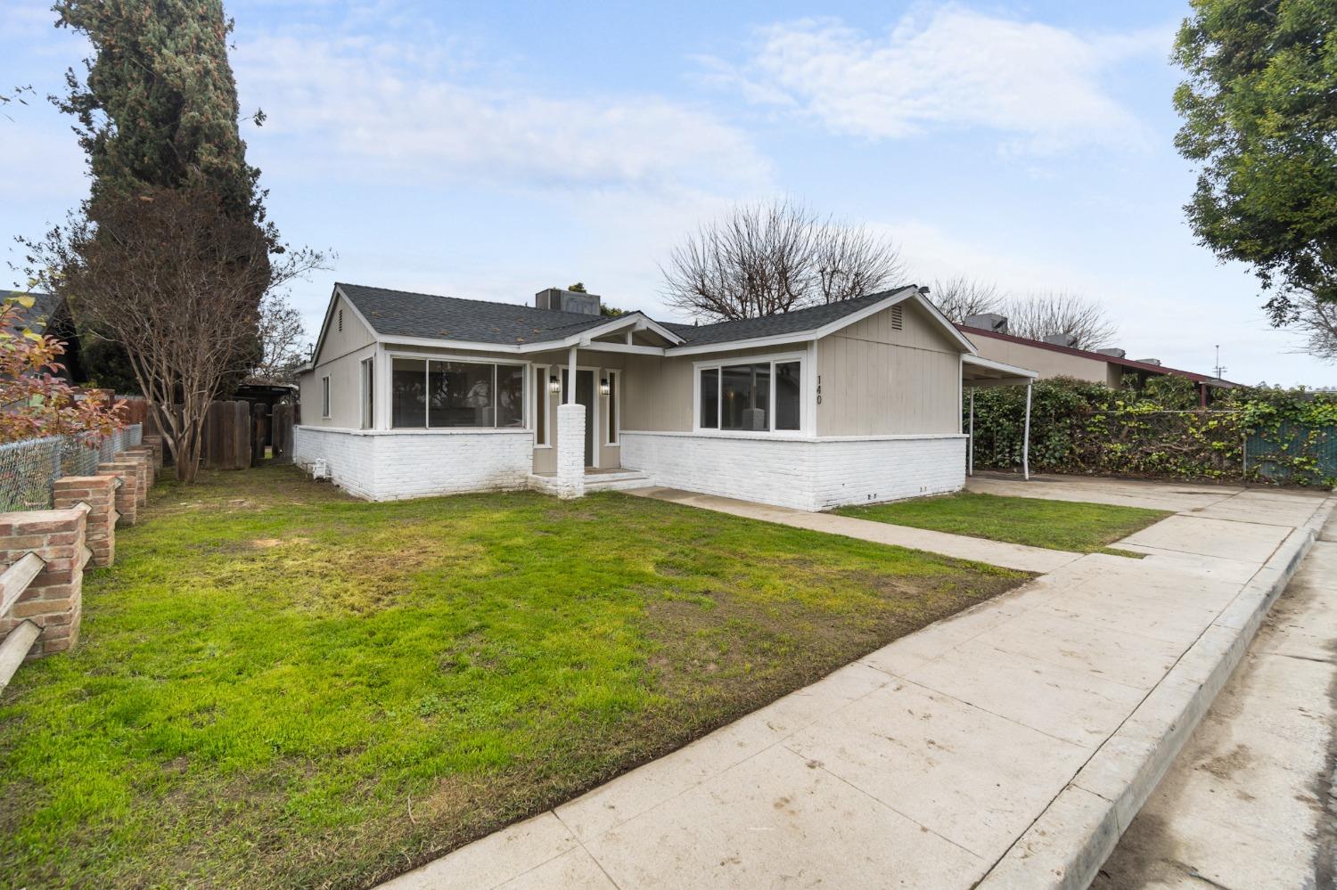 140 E Babcock Avenue