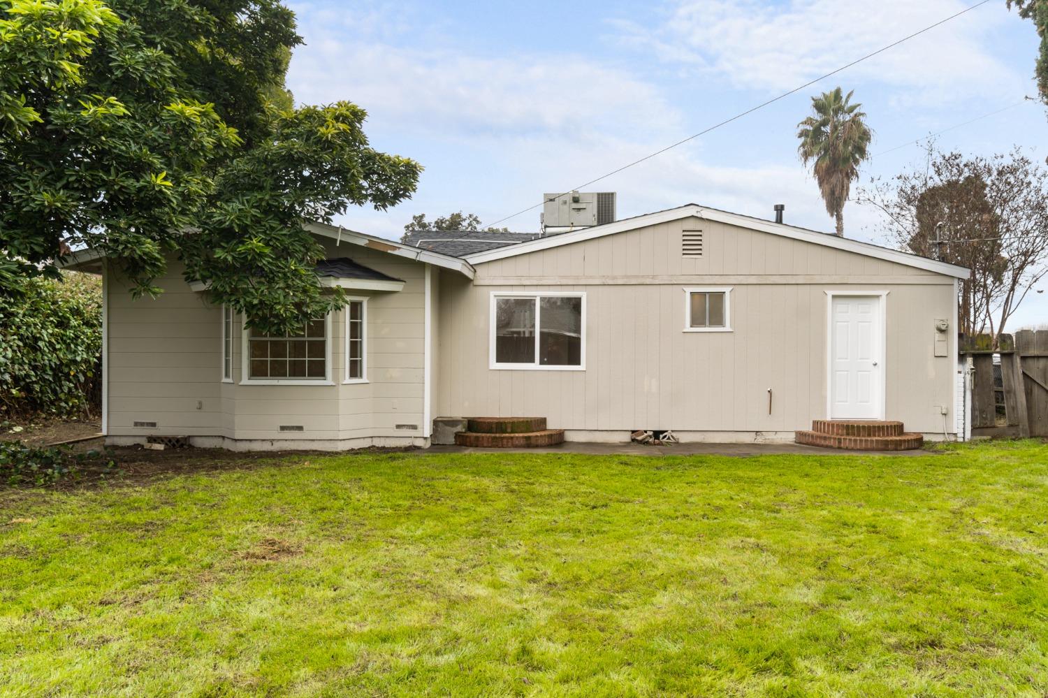 140 E Babcock Avenue