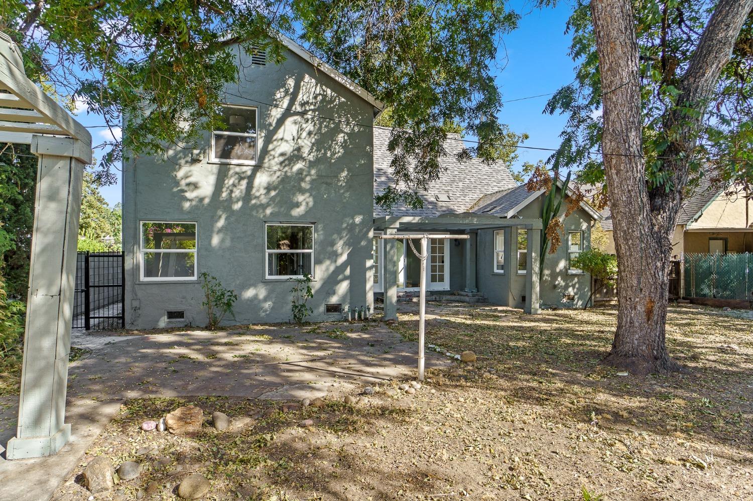 1411 N Calaveras Street