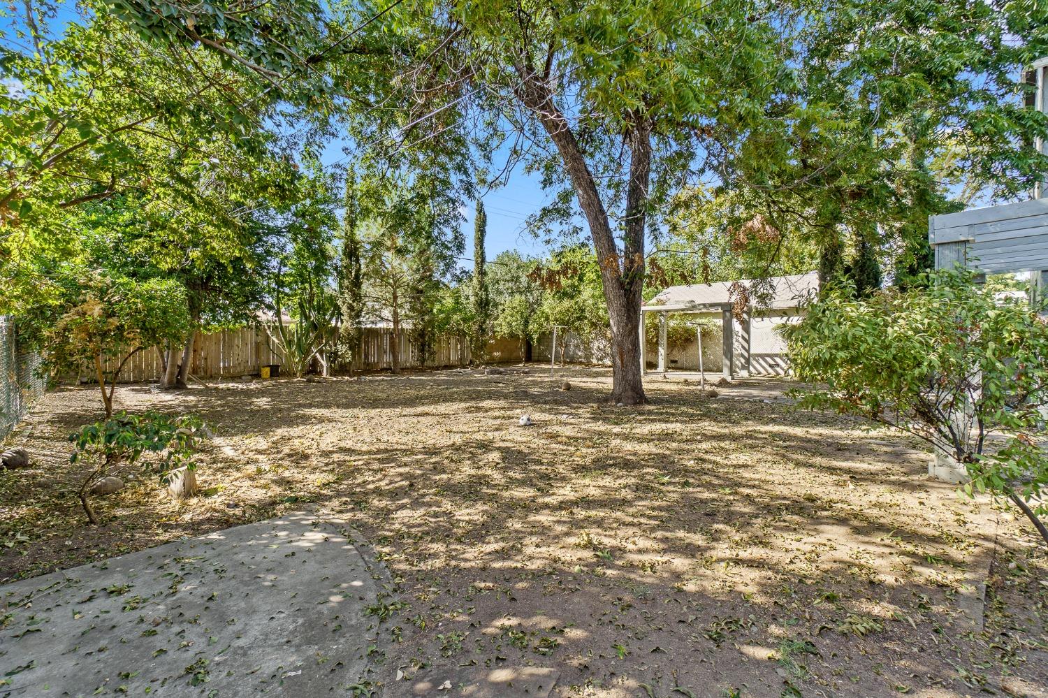 1411 N Calaveras Street