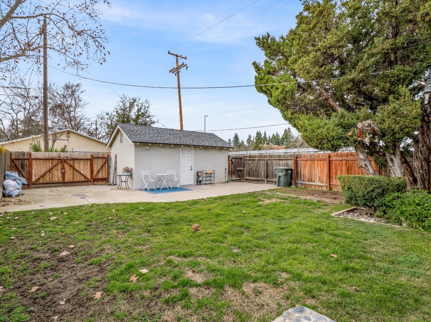 1597 N Glenn