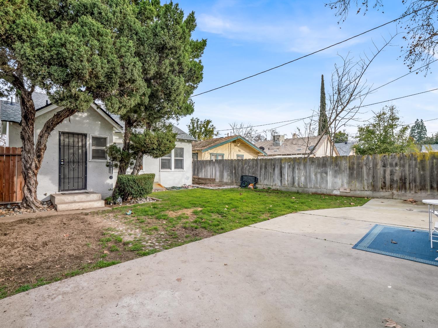 1597 N Glenn