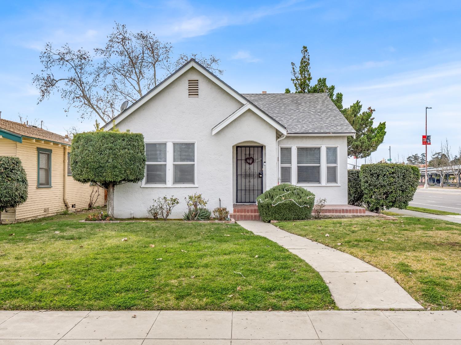 1597 N Glenn