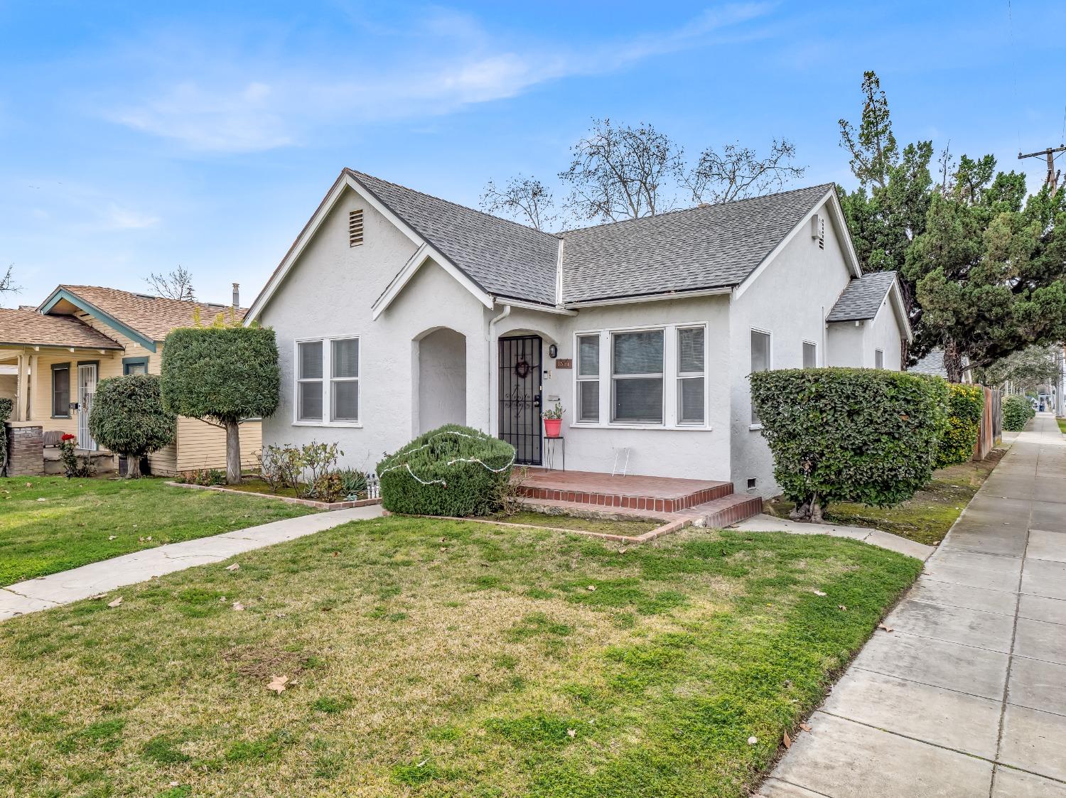 1597 N Glenn