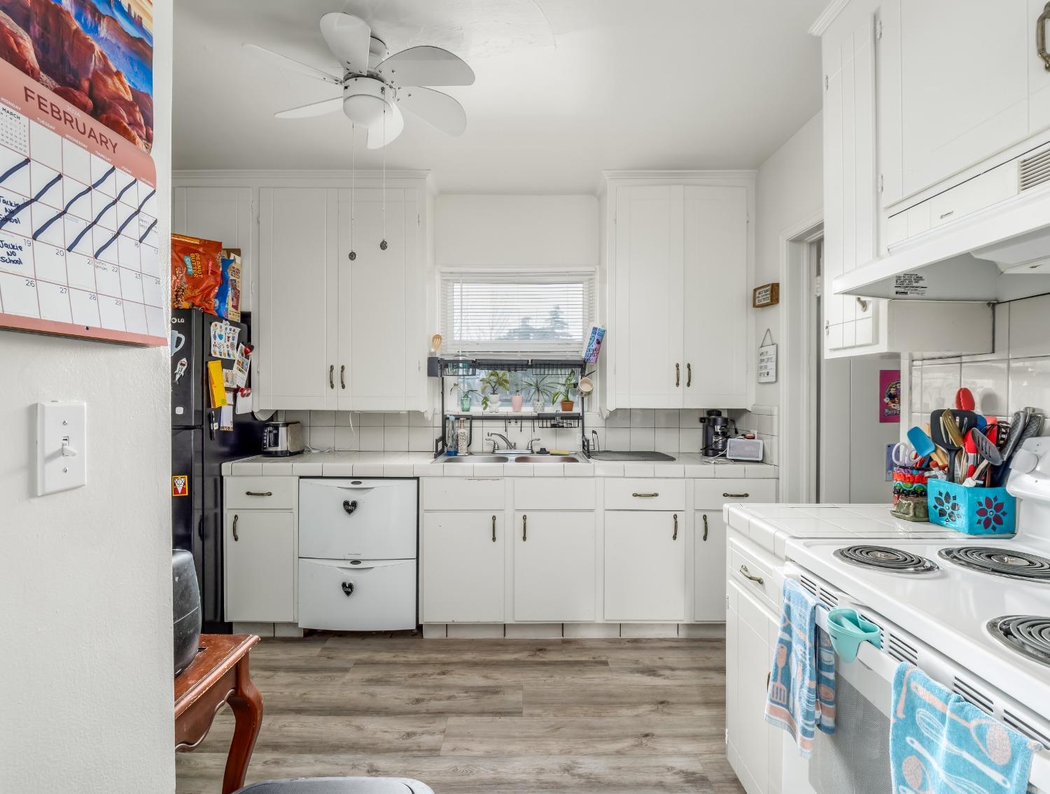 1597 N Glenn