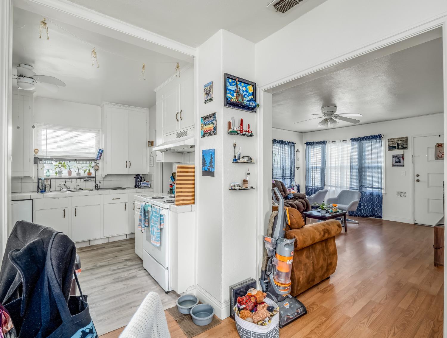 1597 N Glenn