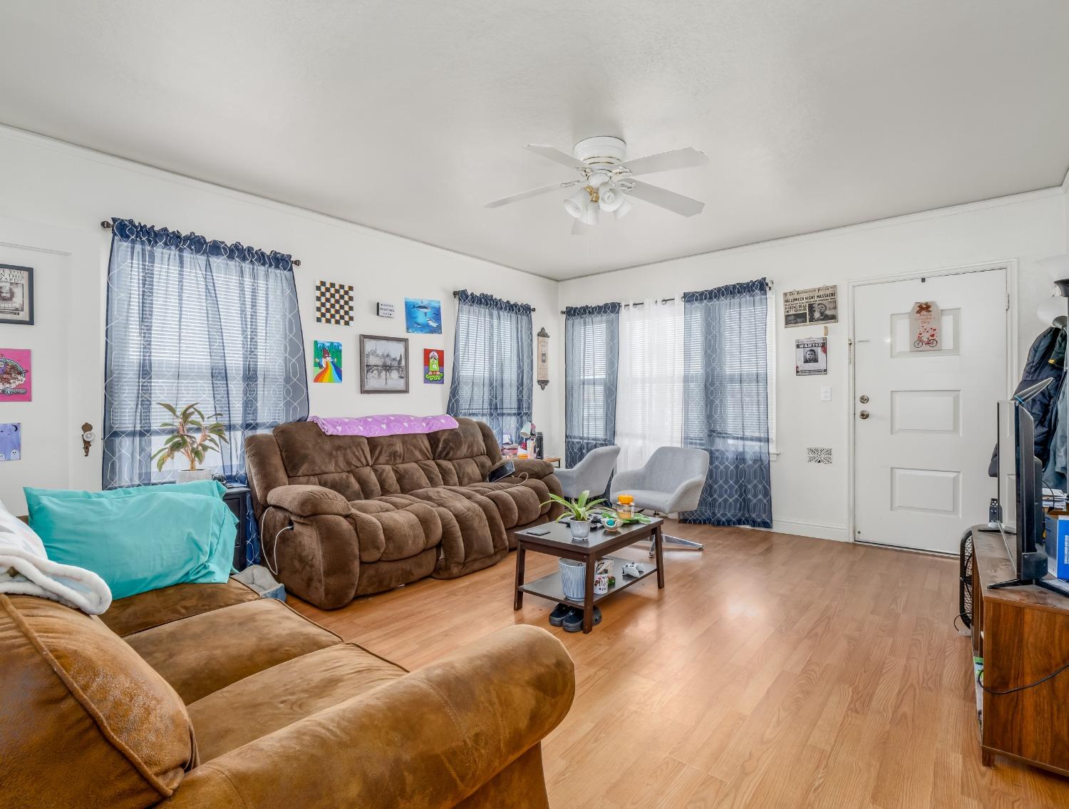 1597 N Glenn