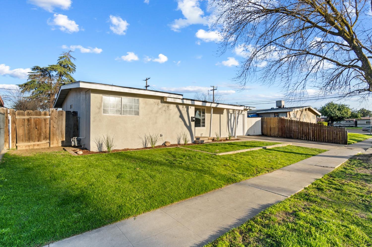3224 N Lorna Avenue