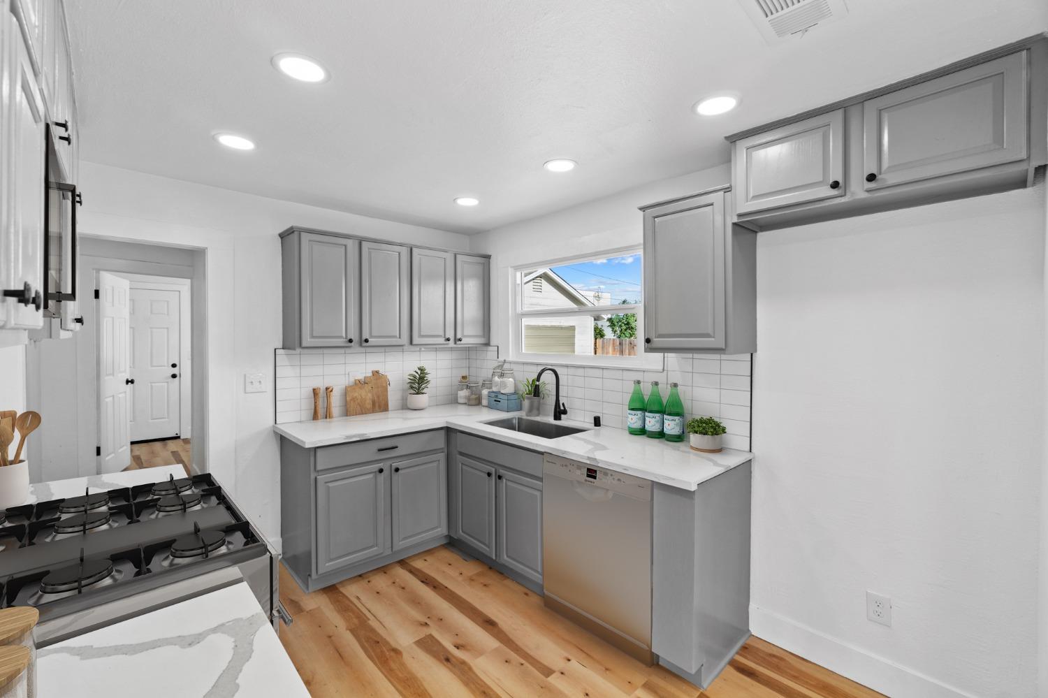 1728 Sylvia Street