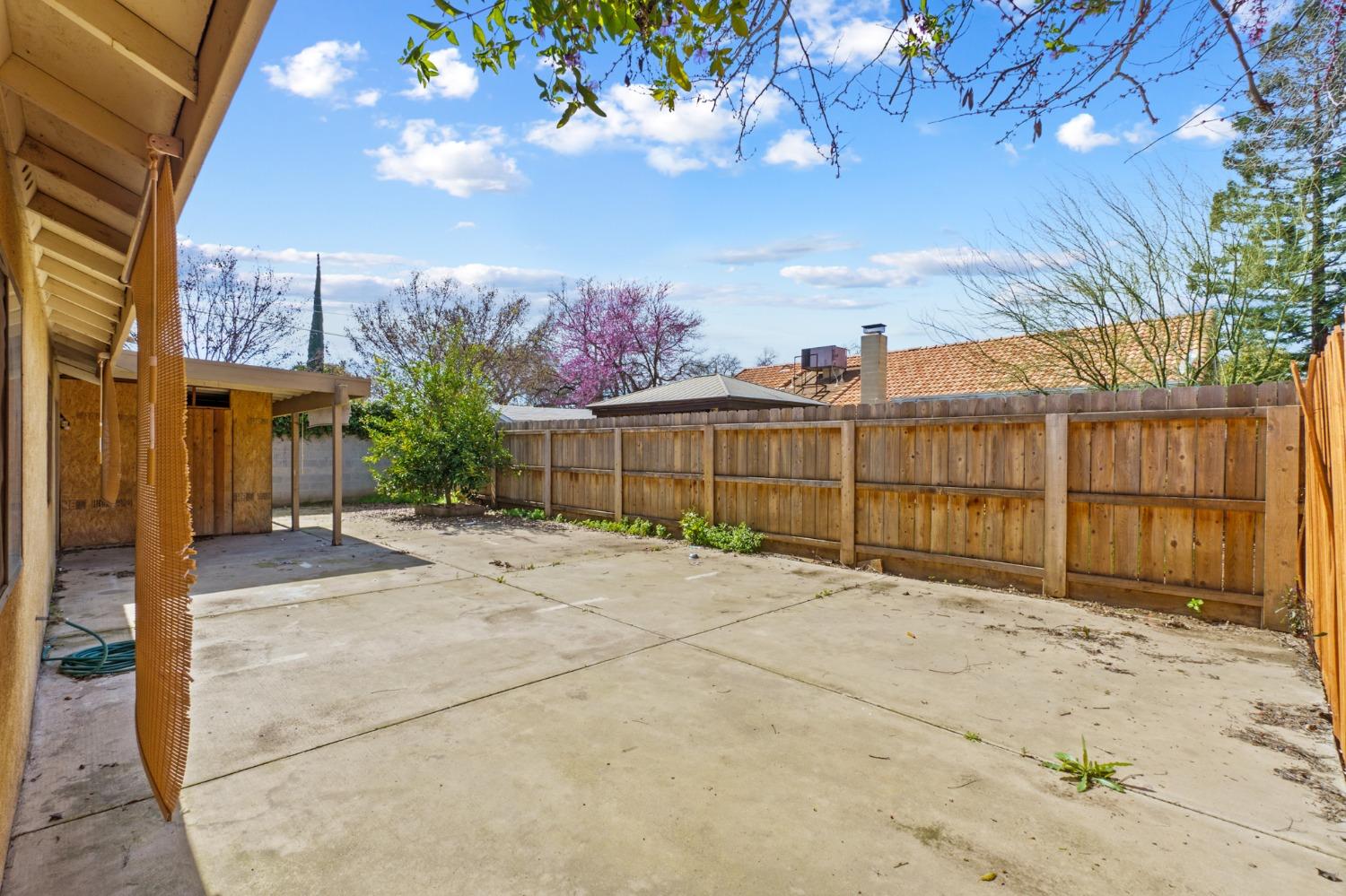 1411 N Maple Street