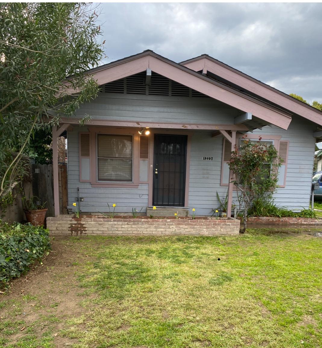 1223 N Harrison Avenue