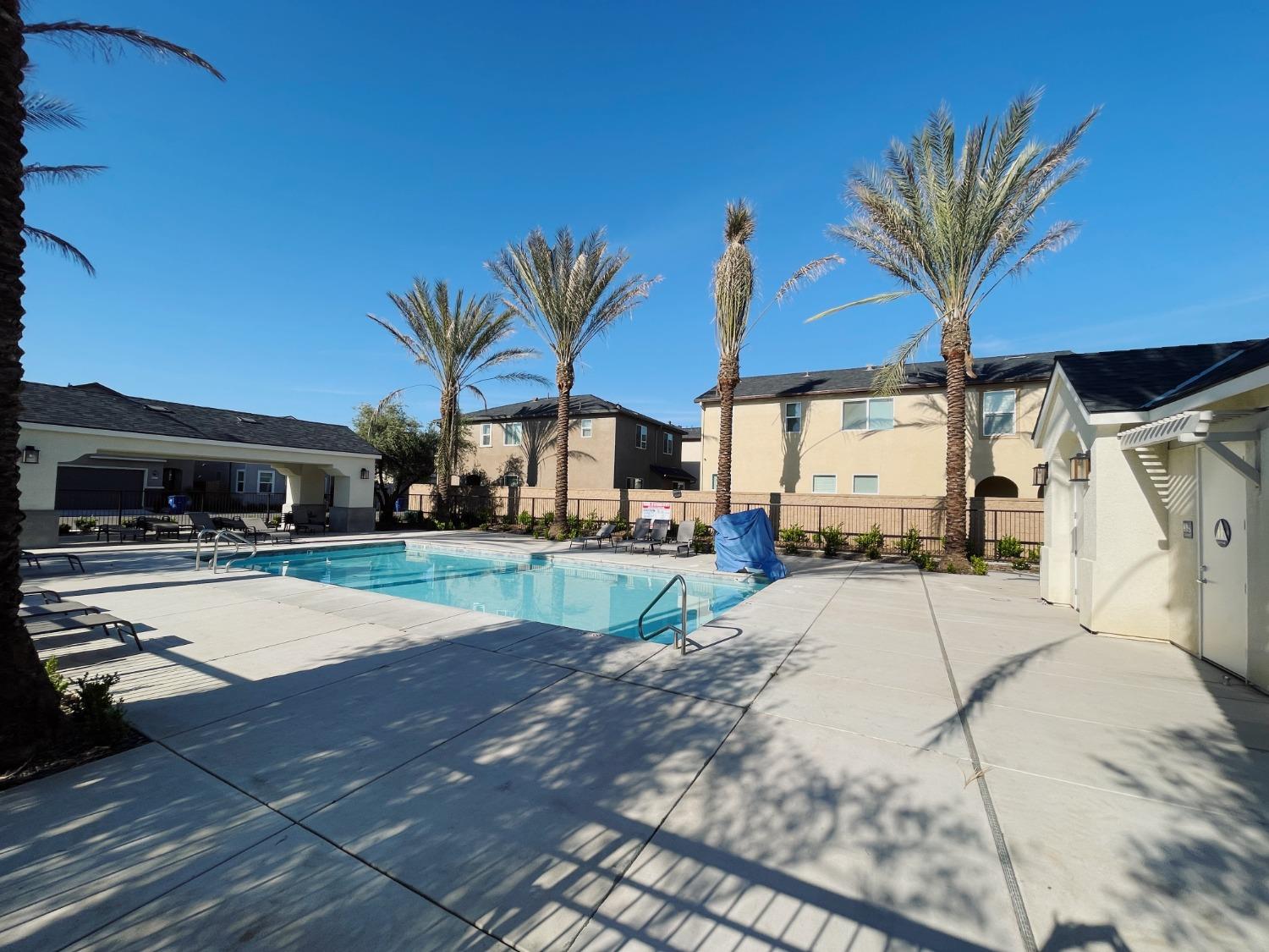 2276 N Columbus Drive