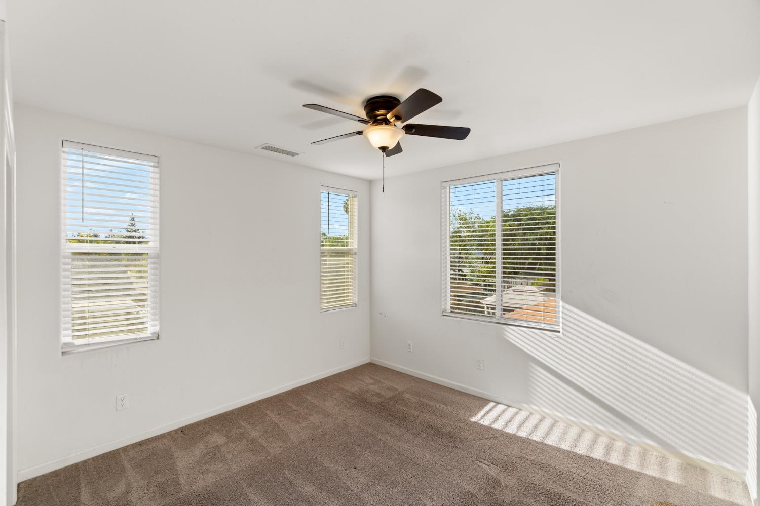 595 N Cattail Court