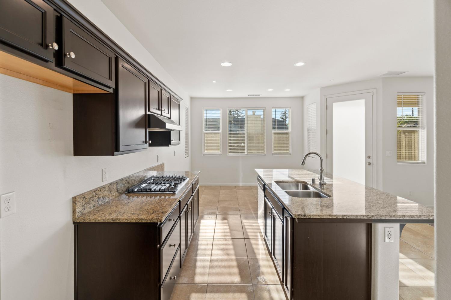 595 N Cattail Court