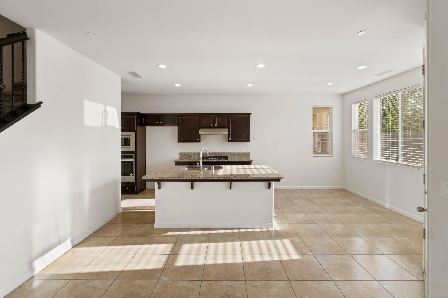 595 N Cattail Court