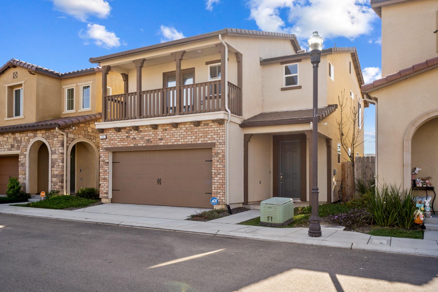 595 N Cattail Court