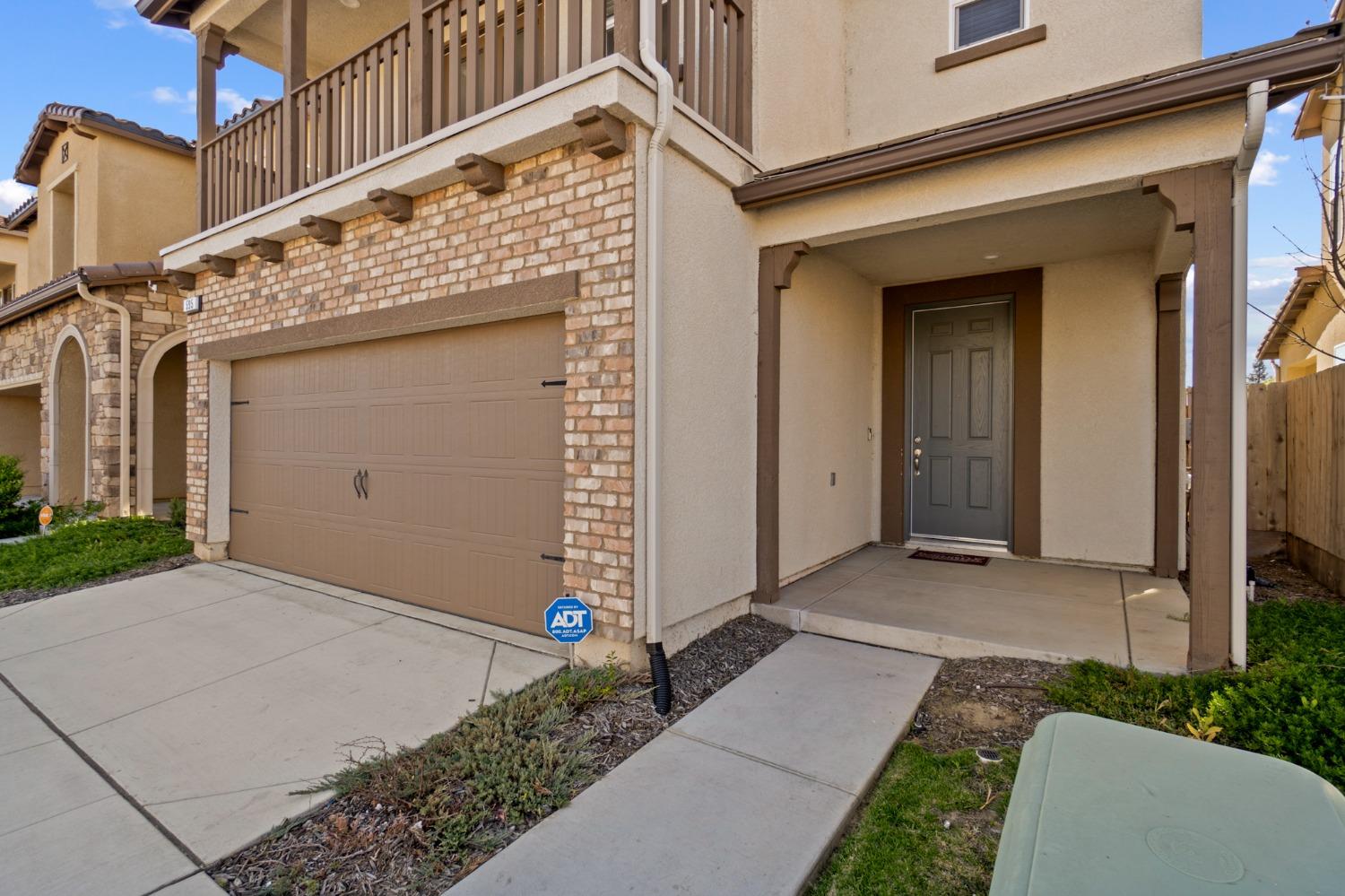 595 N Cattail Court
