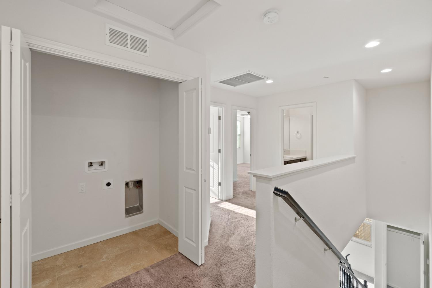 595 N Cattail Court